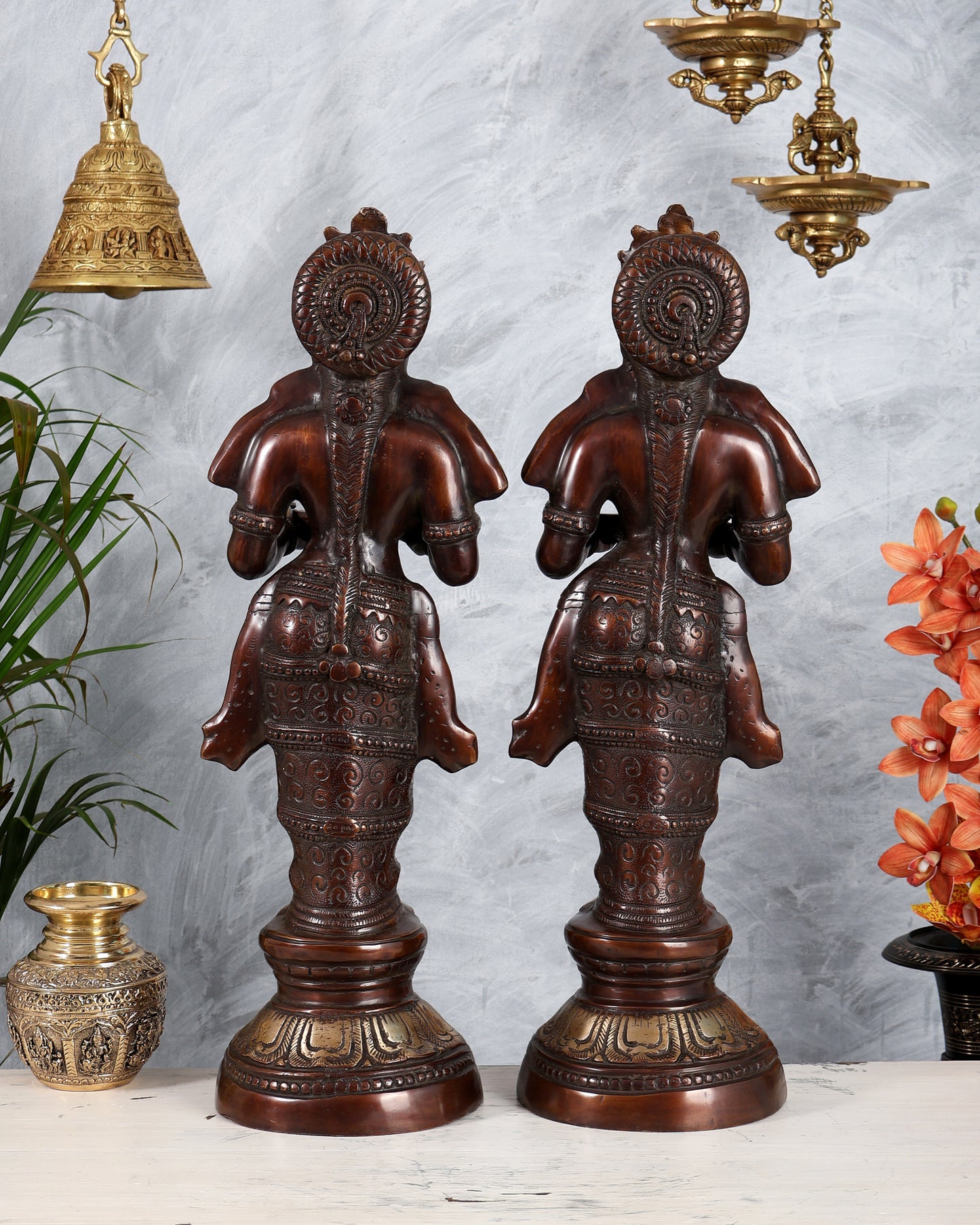Brass Deep Lakshmi Pavaai Villaku 23" - Brown Gold