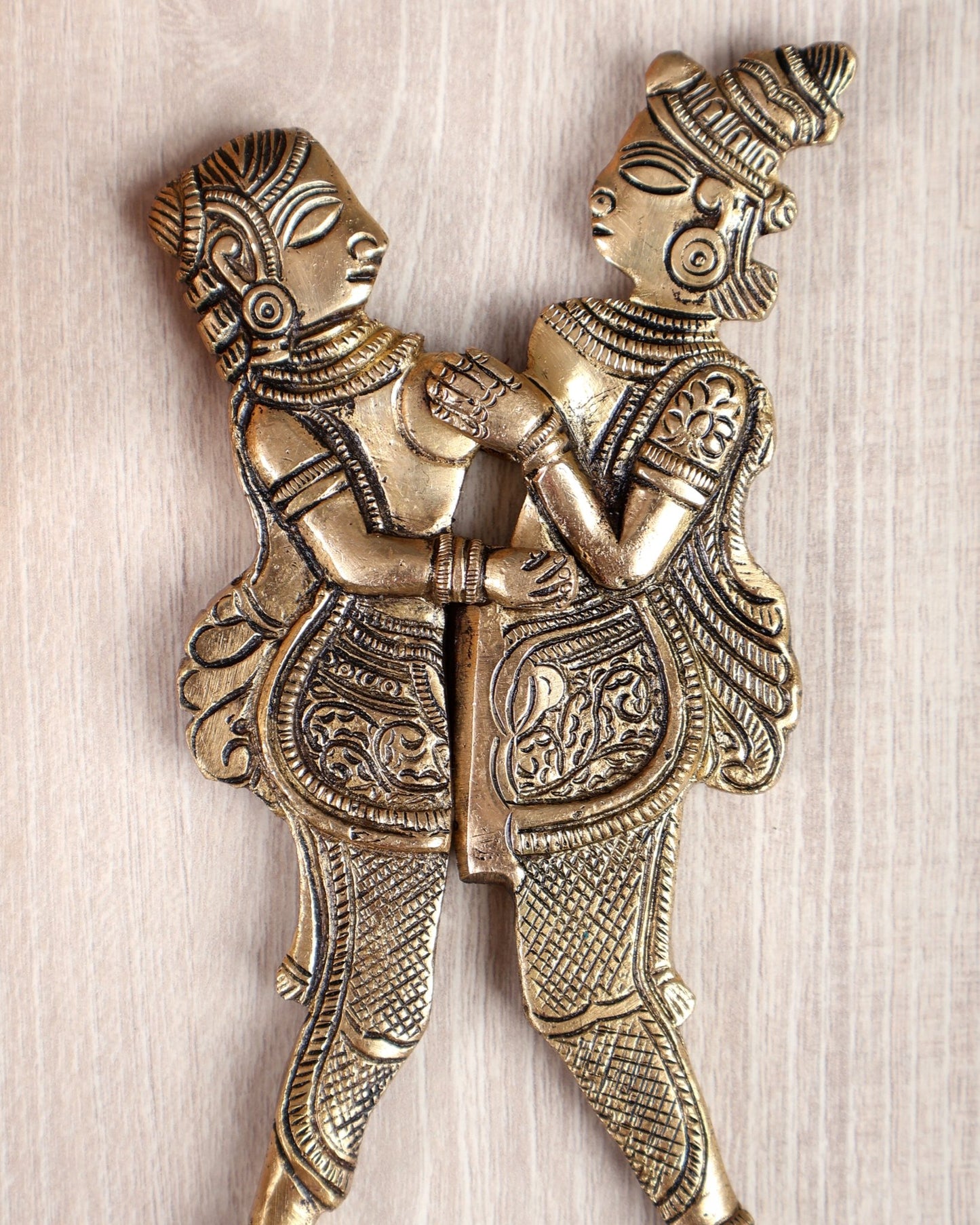 Brass Raja Rani Nut Cutter – Collectible Rajasthani Craft Decor Piece (6.5 Inches) - Budhshiv.com
