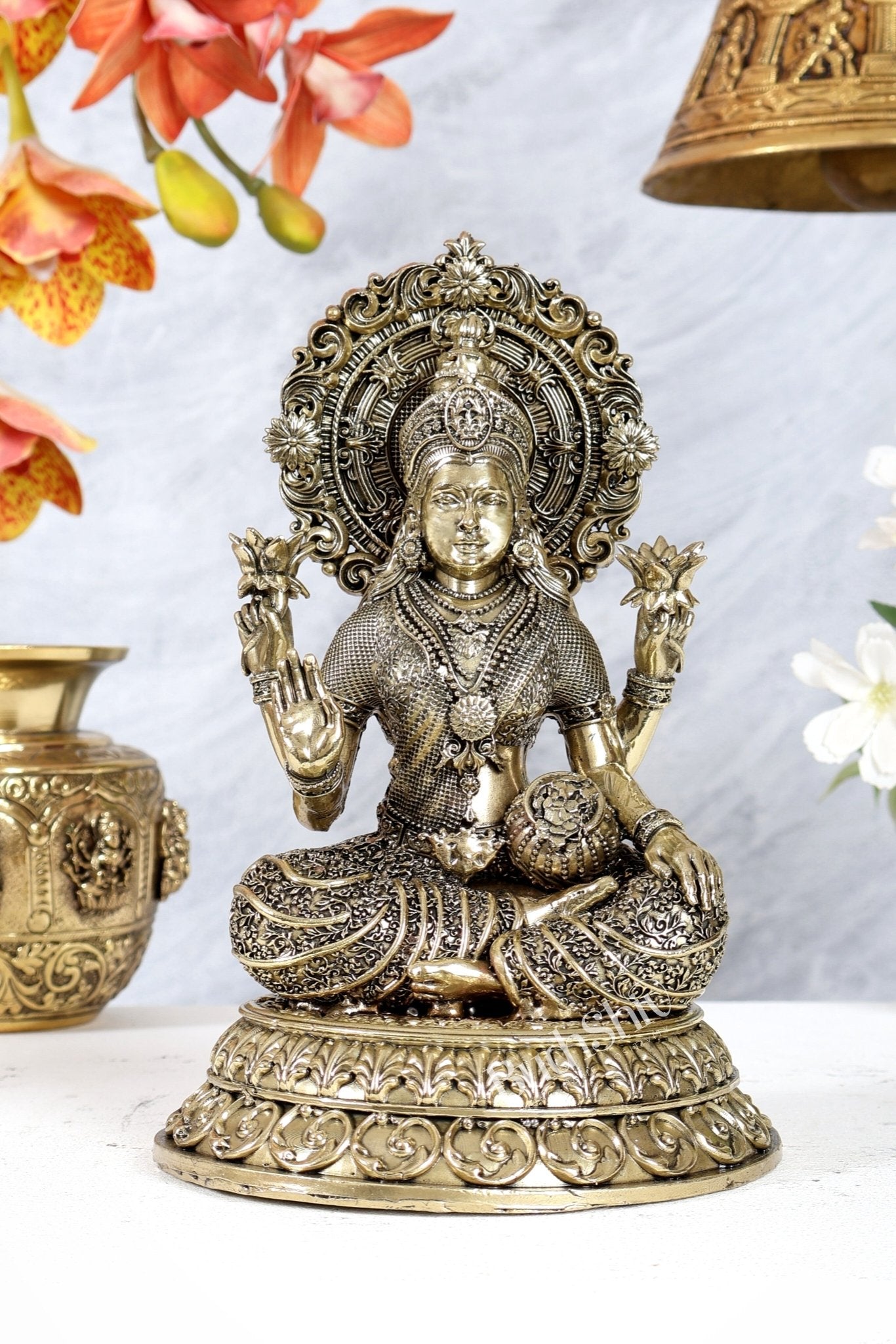 Brass Superfine Lakshmi Ganesha Idol Set with Prabhavali 8 inch - Budhshiv.com