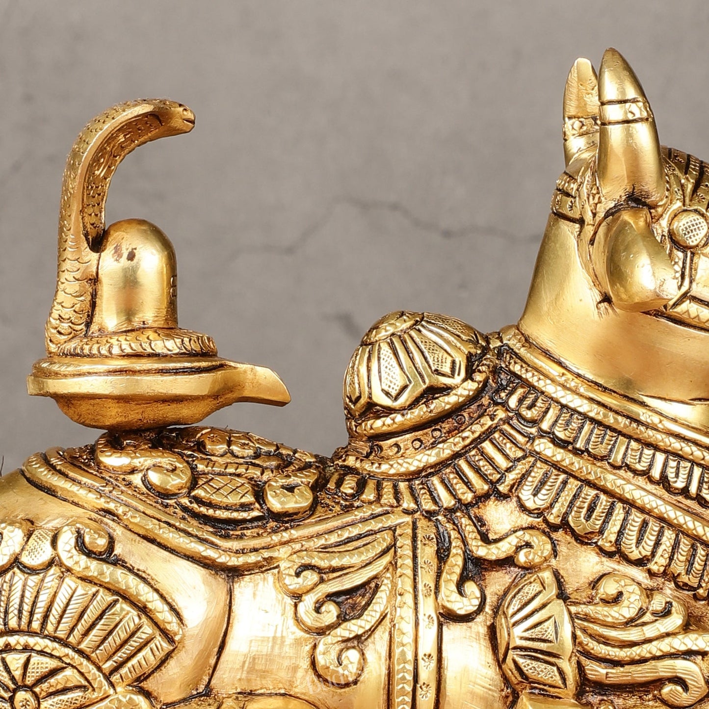 Brass Superfine Nandi with Shiv Ling Idol 8" - Budhshiv.com