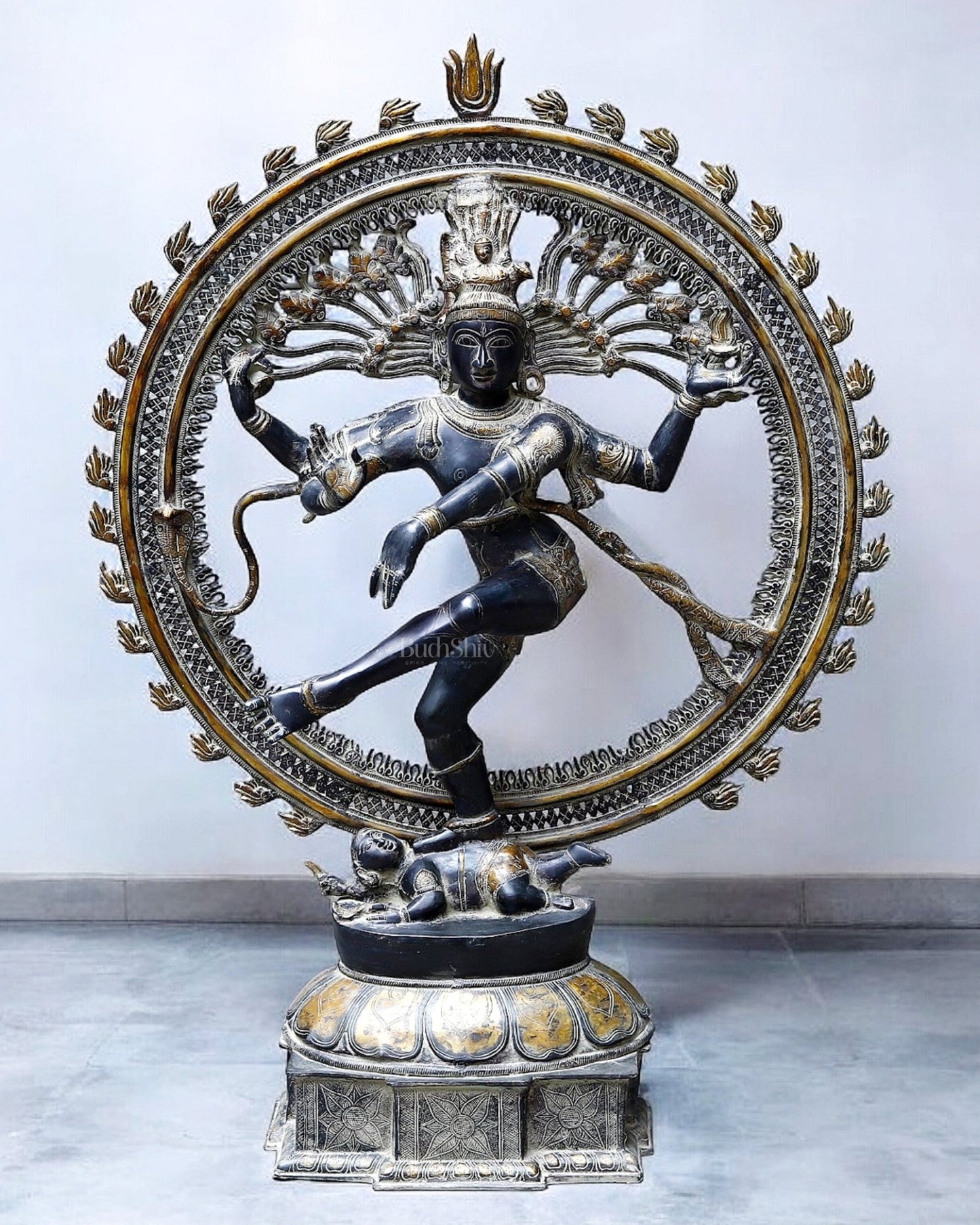 Nataraja Vintage Brass Sculpture – 53 Inches Tall, 75 Kg Masterpiece - Budhshiv.com