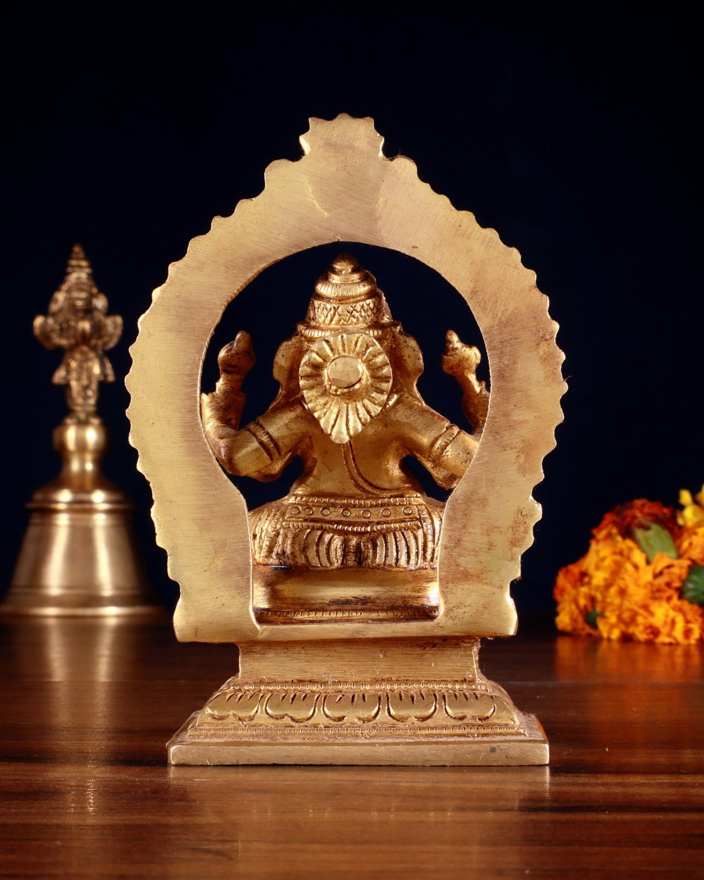 Pure Brass Dakshina Mukhi Ganesha Idol – Right Side Trunk 5" - Budhshiv.com