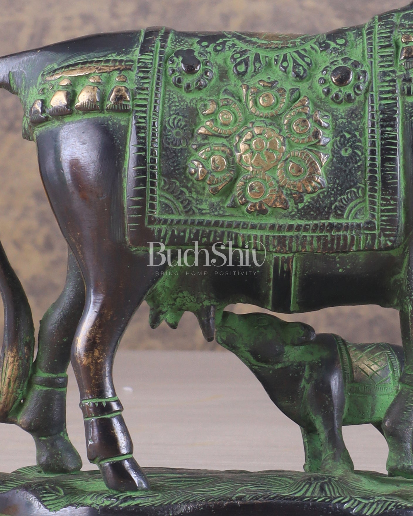 Pure Brass Kamadhenu Cow with Calf Statue – Black and Green Tone - Budhshiv.com