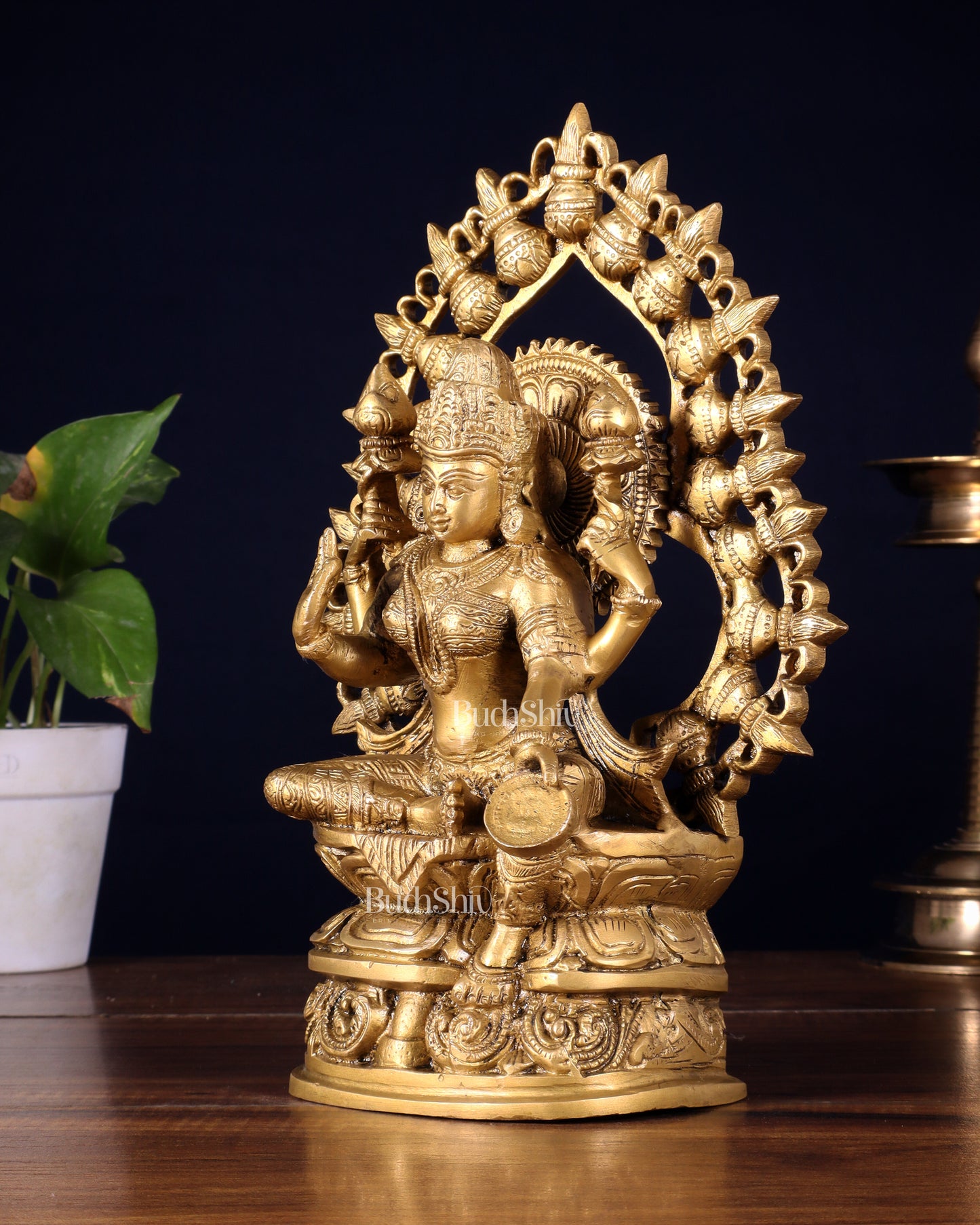 Pure Brass Goddess Lakshmi Statue with Prabhavali – 10.5 Inch