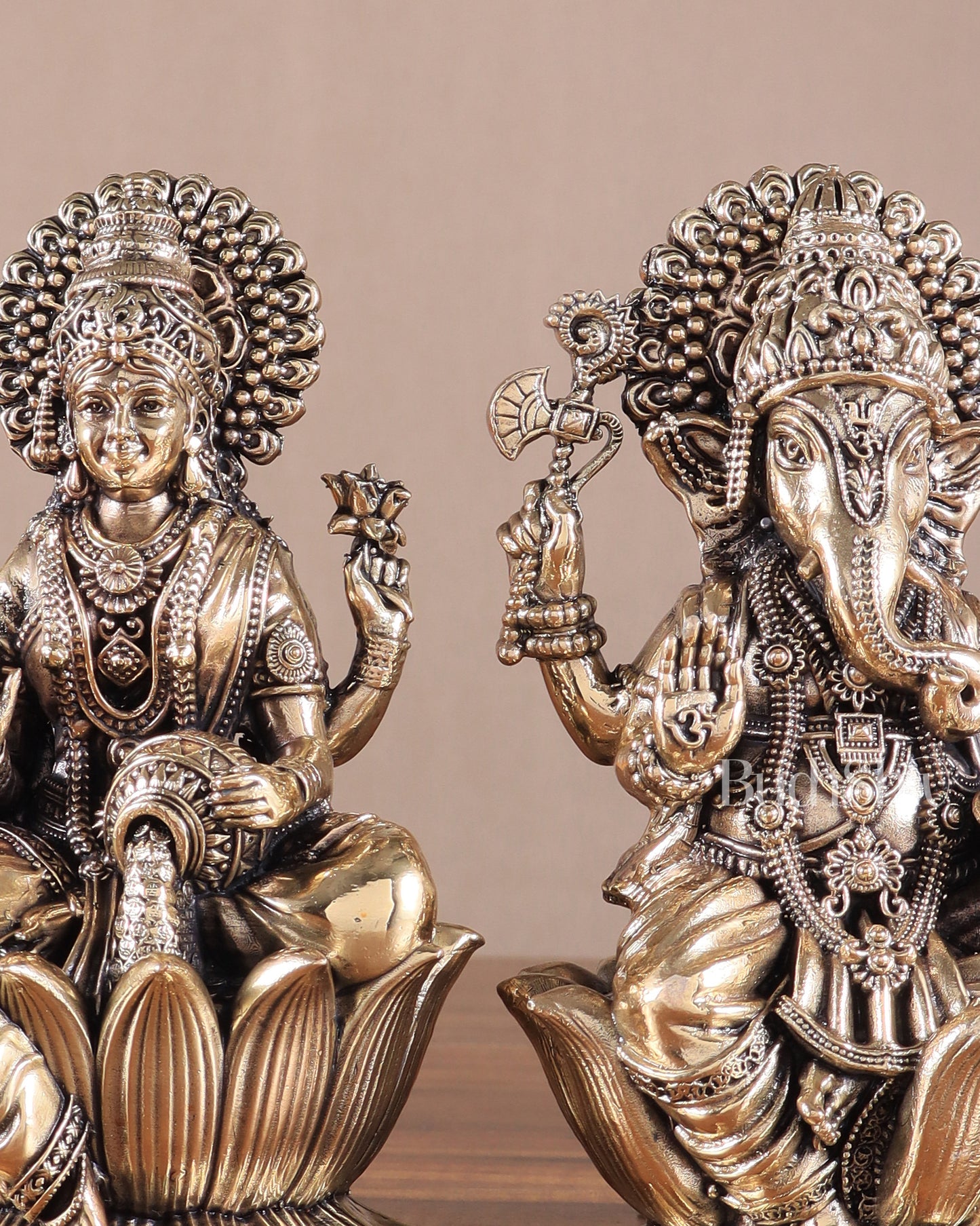 Brass Superfine Lord Ganesha & Goddess Lakshmi Pair – Intricately Carved 6"