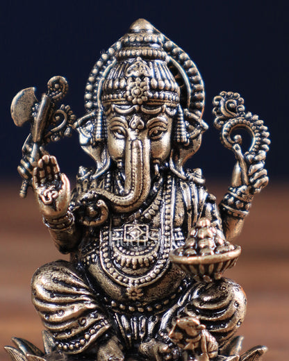 Lord Ganesha with Right-Side Trunk – Small-Sized Superfine Intricate Idol