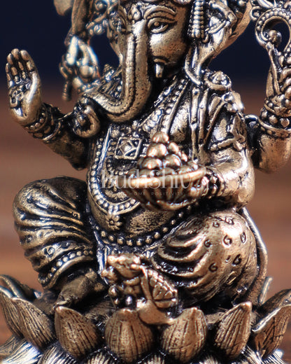 Lord Ganesha with Right-Side Trunk – Small-Sized Superfine Intricate Idol