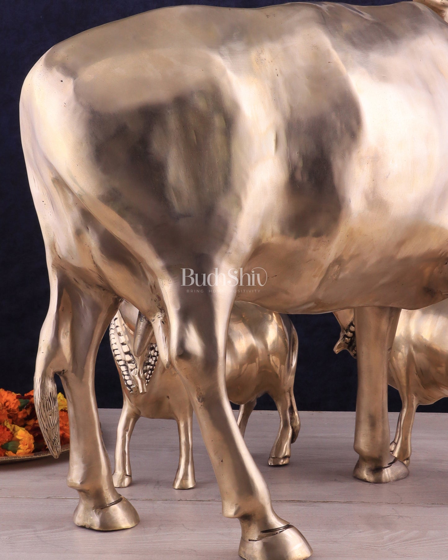 Pure Brass Large Gomatha (Cow) Statue Protecting Her Calves – Symbol of Nurturing Divinity