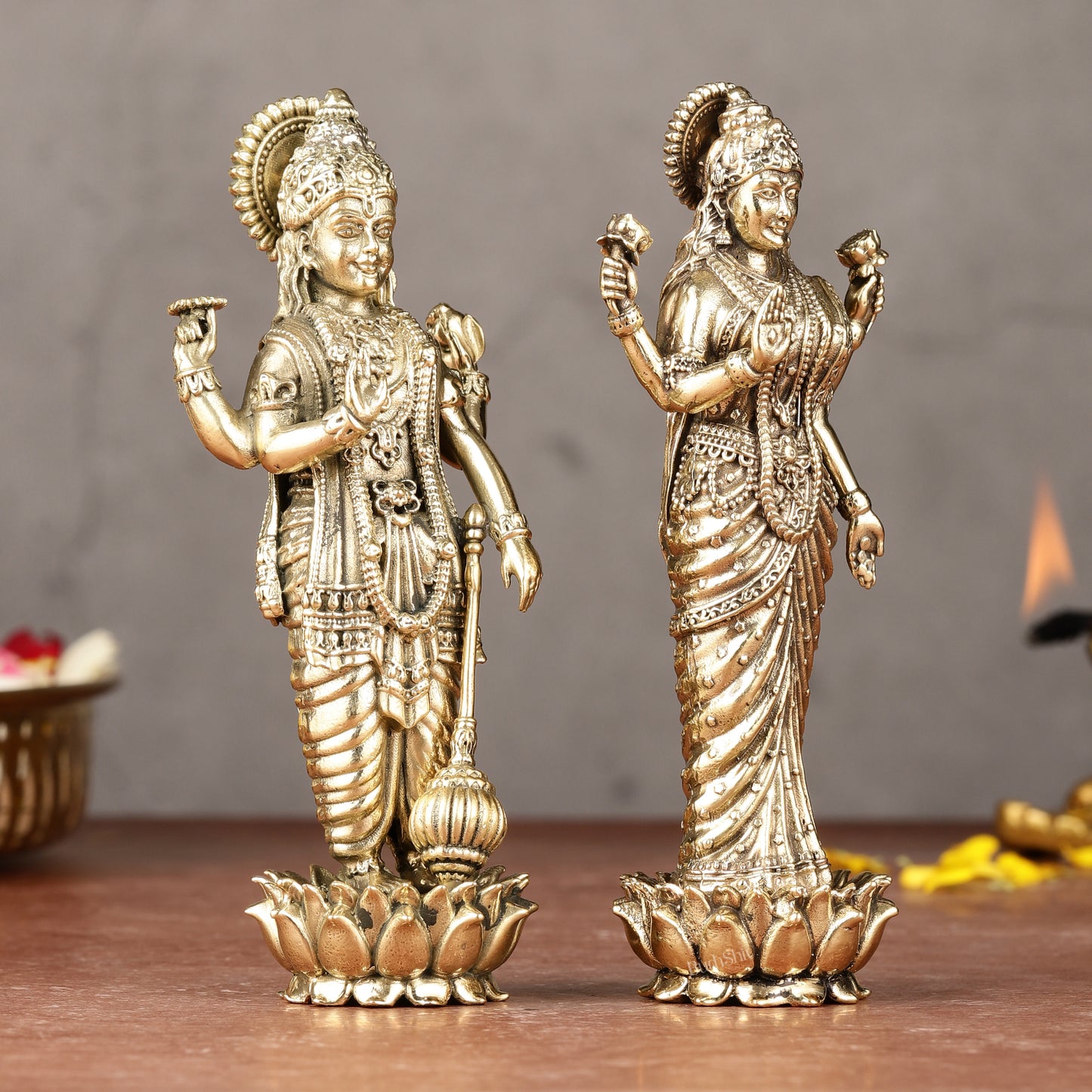 Brass Intricate Standing Vishnu lakshmi idols 6"