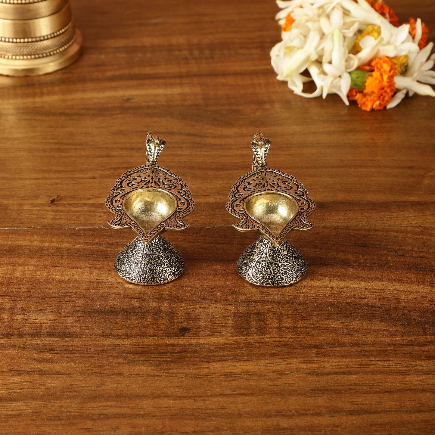 Brass Superfine Small Aarti Diya with Handles Pair | 1.5 Inch Height