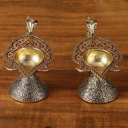 Brass Superfine Small Aarti Diya with Handles Pair | 1.5 Inch Height