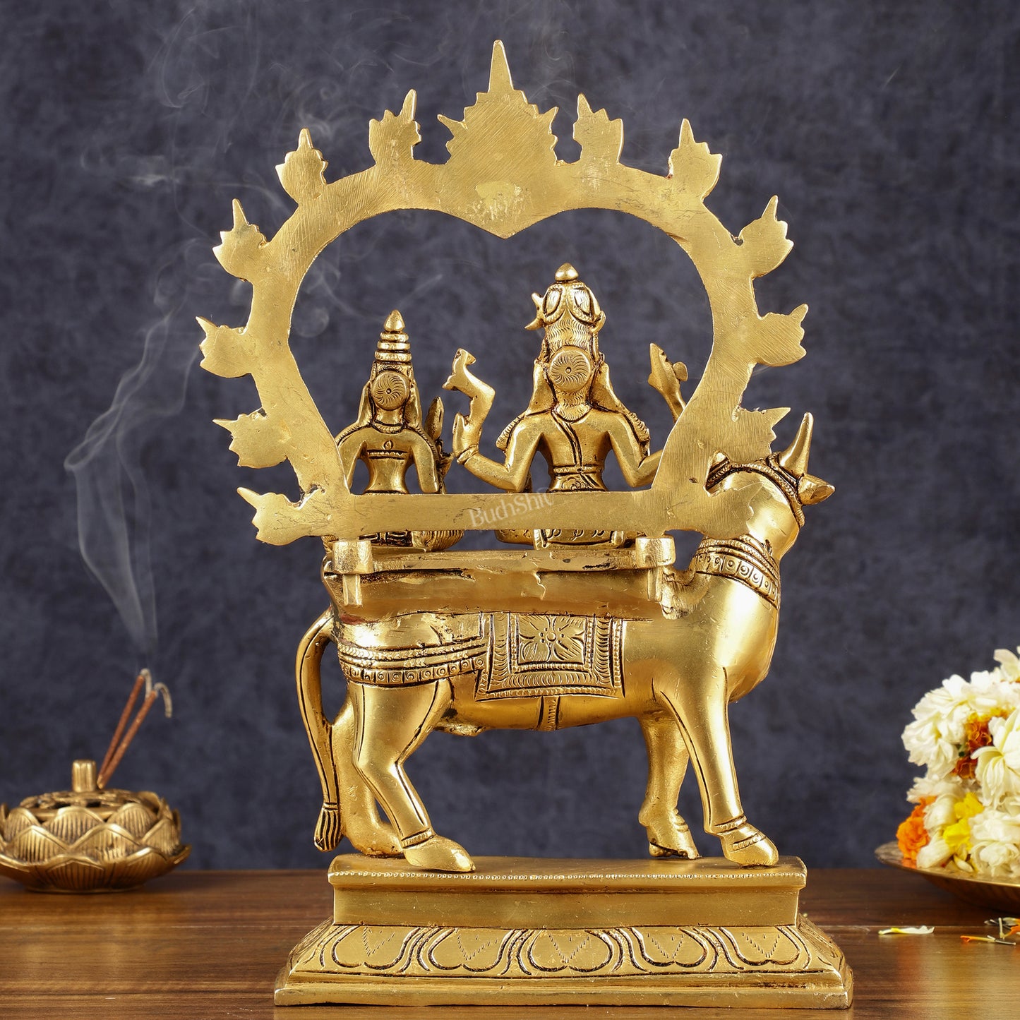 Brass Shiv Parvati seated on nandi Pradosh Nayagar with Prabhavali idol | 13 inch