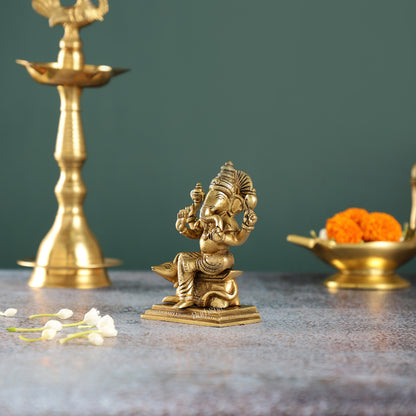 Brass Ganesha sitting on mouse idol 5"