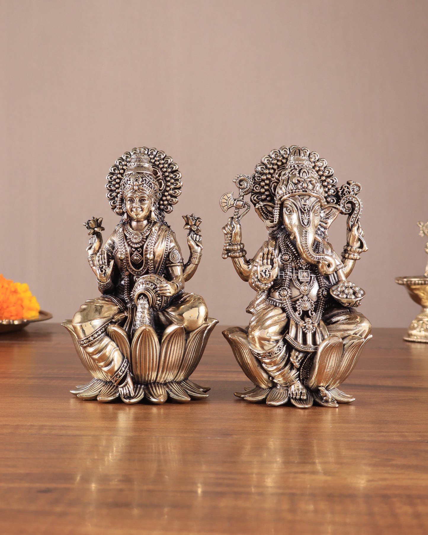 Brass Superfine Lord Ganesha & Goddess Lakshmi Pair – Intricately Carved 6"