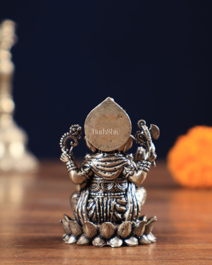 Lord Ganesha with Right-Side Trunk – Small-Sized Superfine Intricate Idol