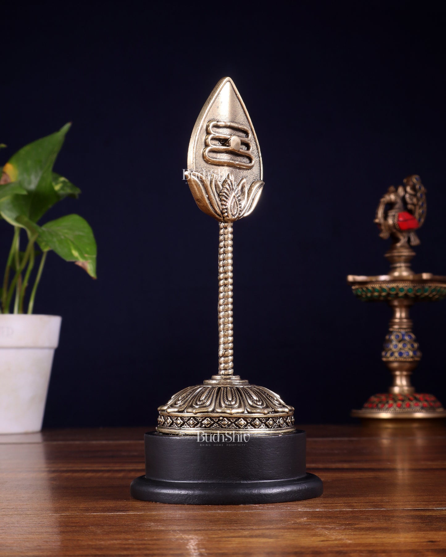 Brass Superfine Murugan Vel with Sturdy MDF Base – 7 Inch