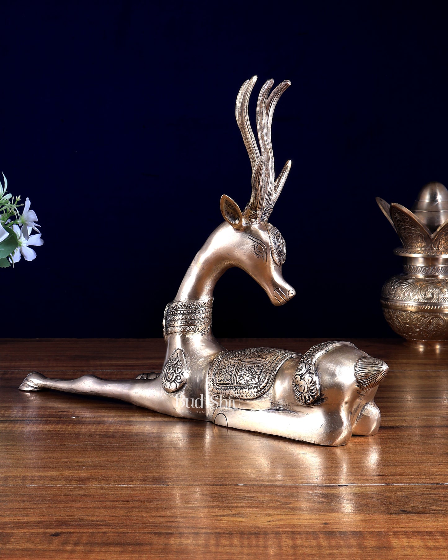Pure Brass Resting Reindeer with Stretched Legs – Elegant Home Décor Accent