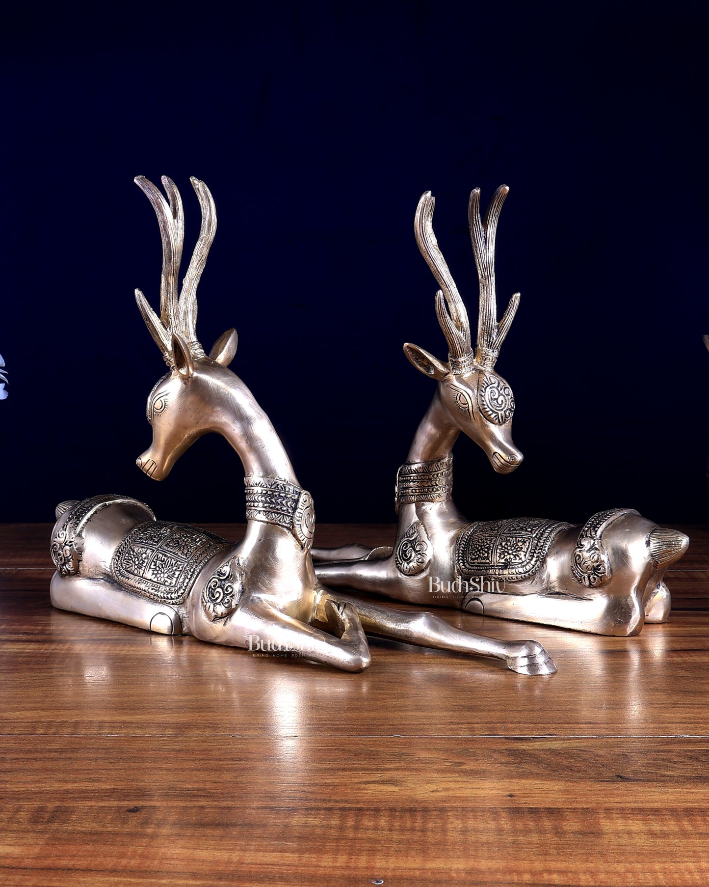 Pure Brass Resting Reindeer Pair – Elegant Home & Festive Décor