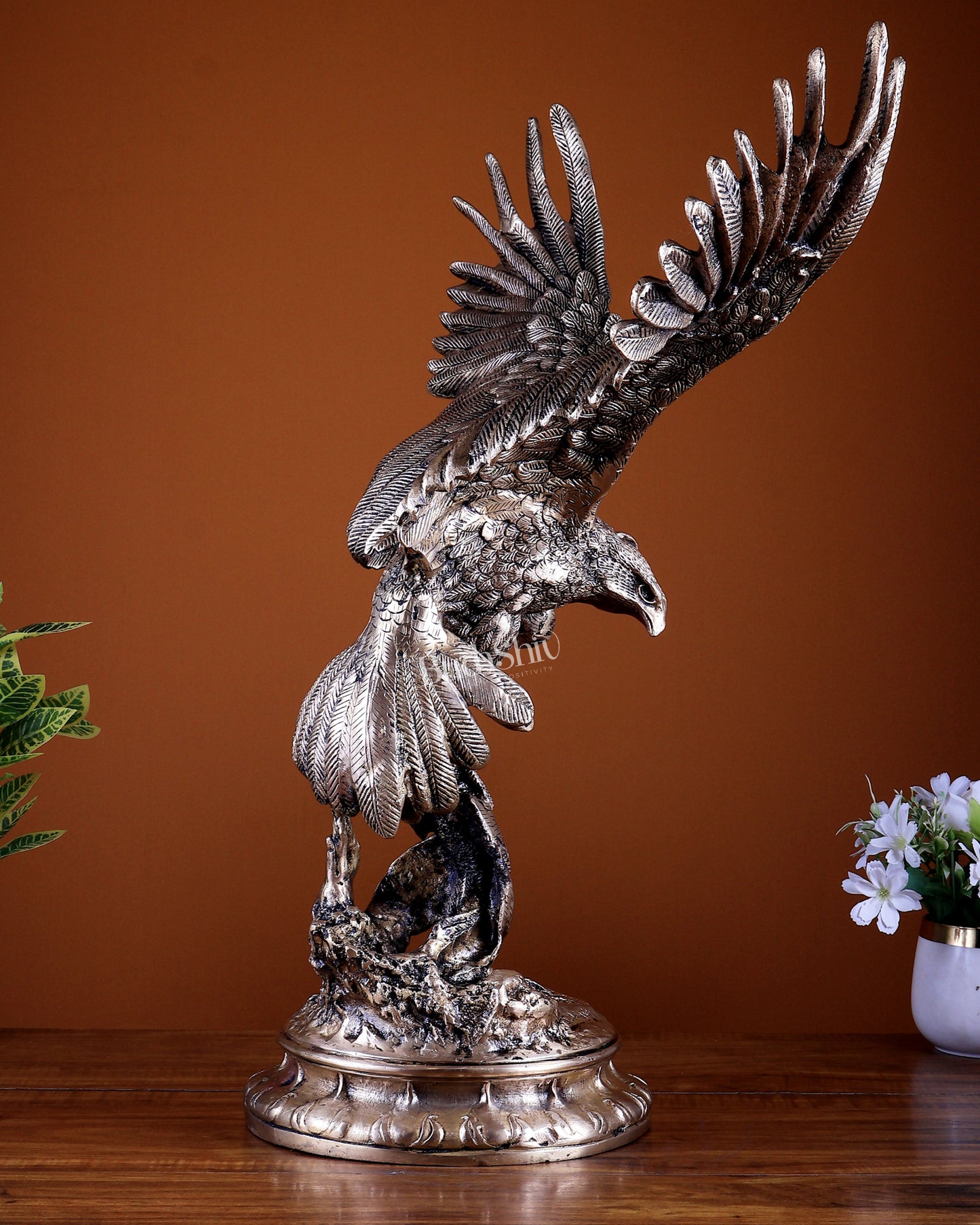 Large Brass Eagle Statue with Open Wings – Vastu Approved Statement Sculpture