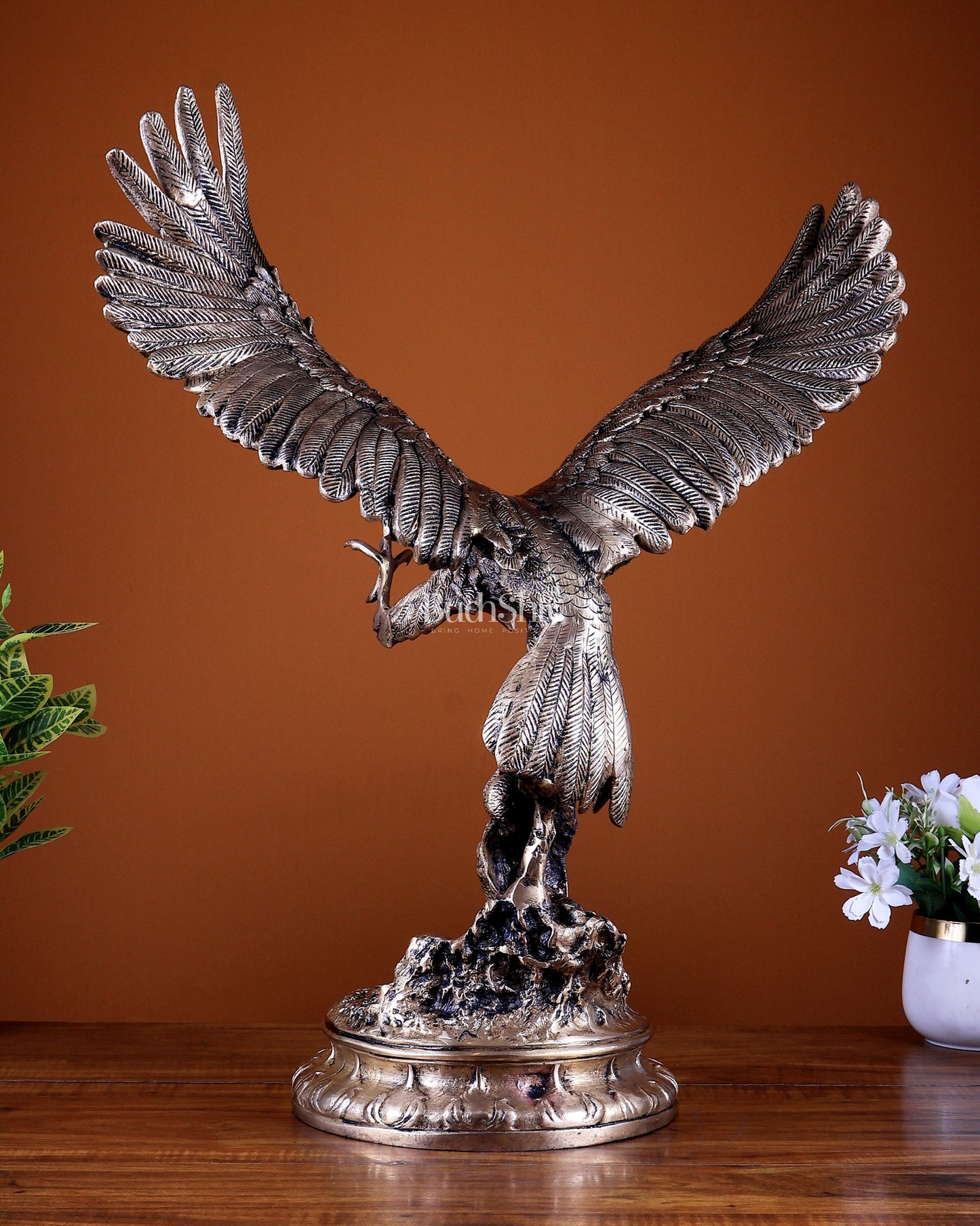 Large Brass Eagle Statue with Open Wings – Vastu Approved Statement Sculpture