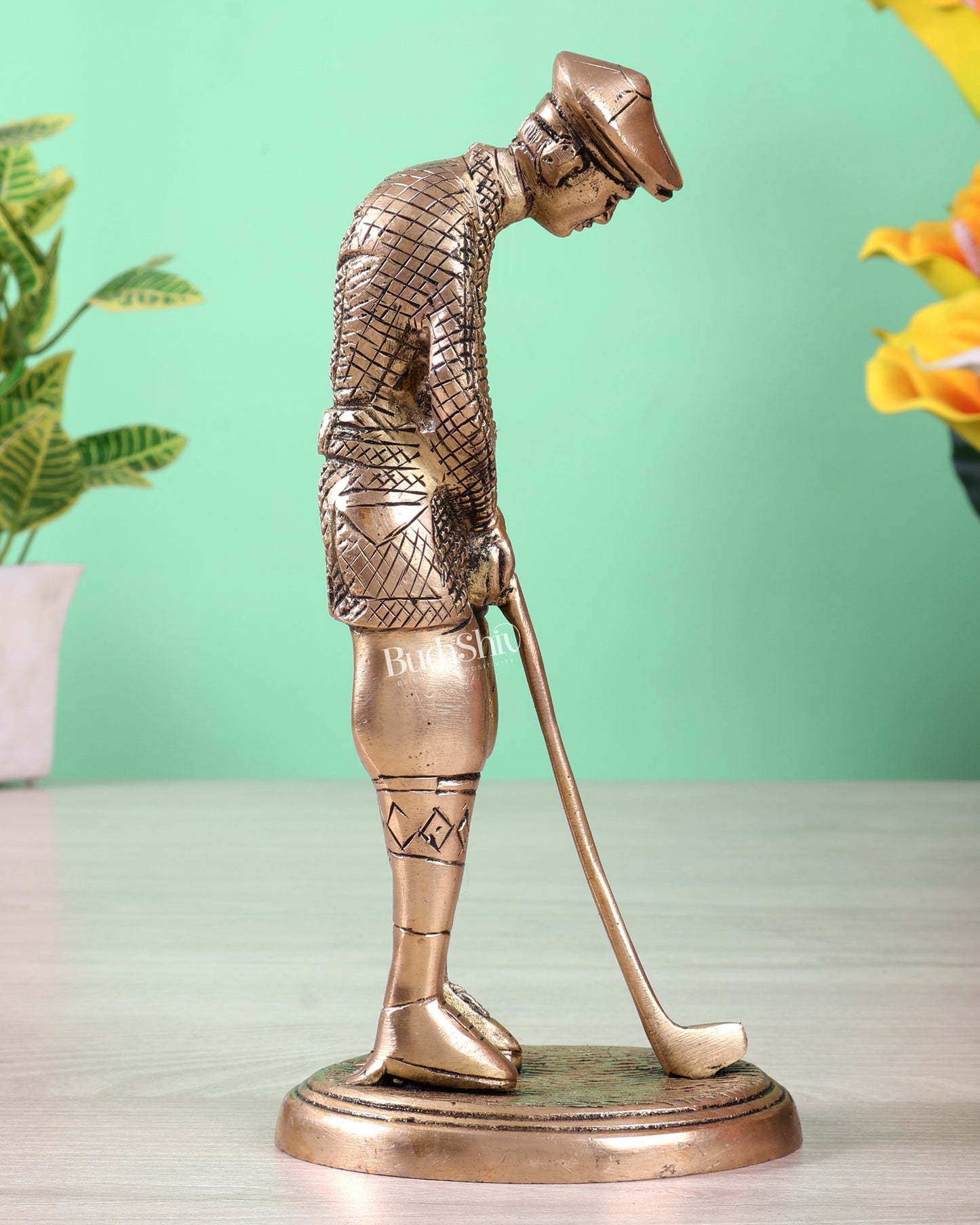 Brass golfer showpiece statue 8 inch