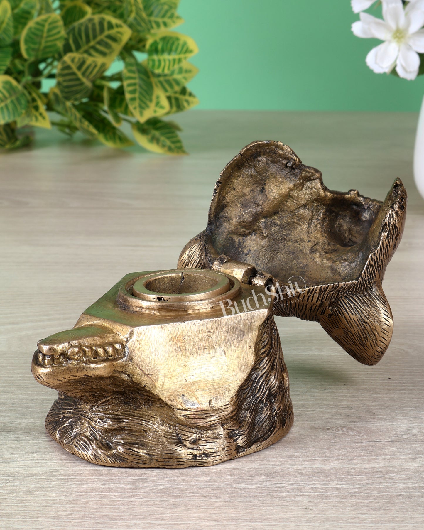 Brass Bear Face Ink Pot – Artistic Vintage Desk Accessory