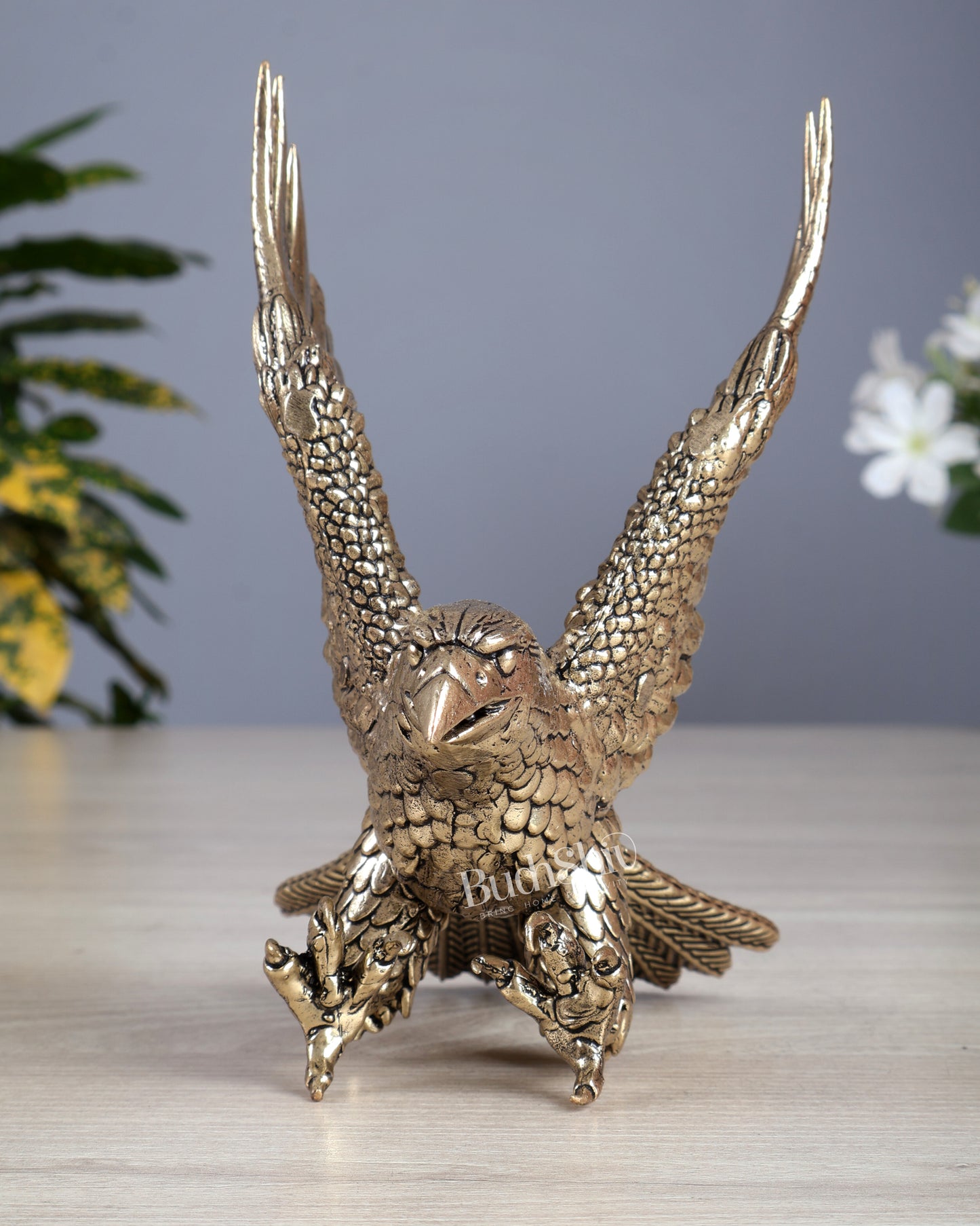 Brass Superfine Eagle Statue – Handcrafted Decorative Sculpture 6.5"