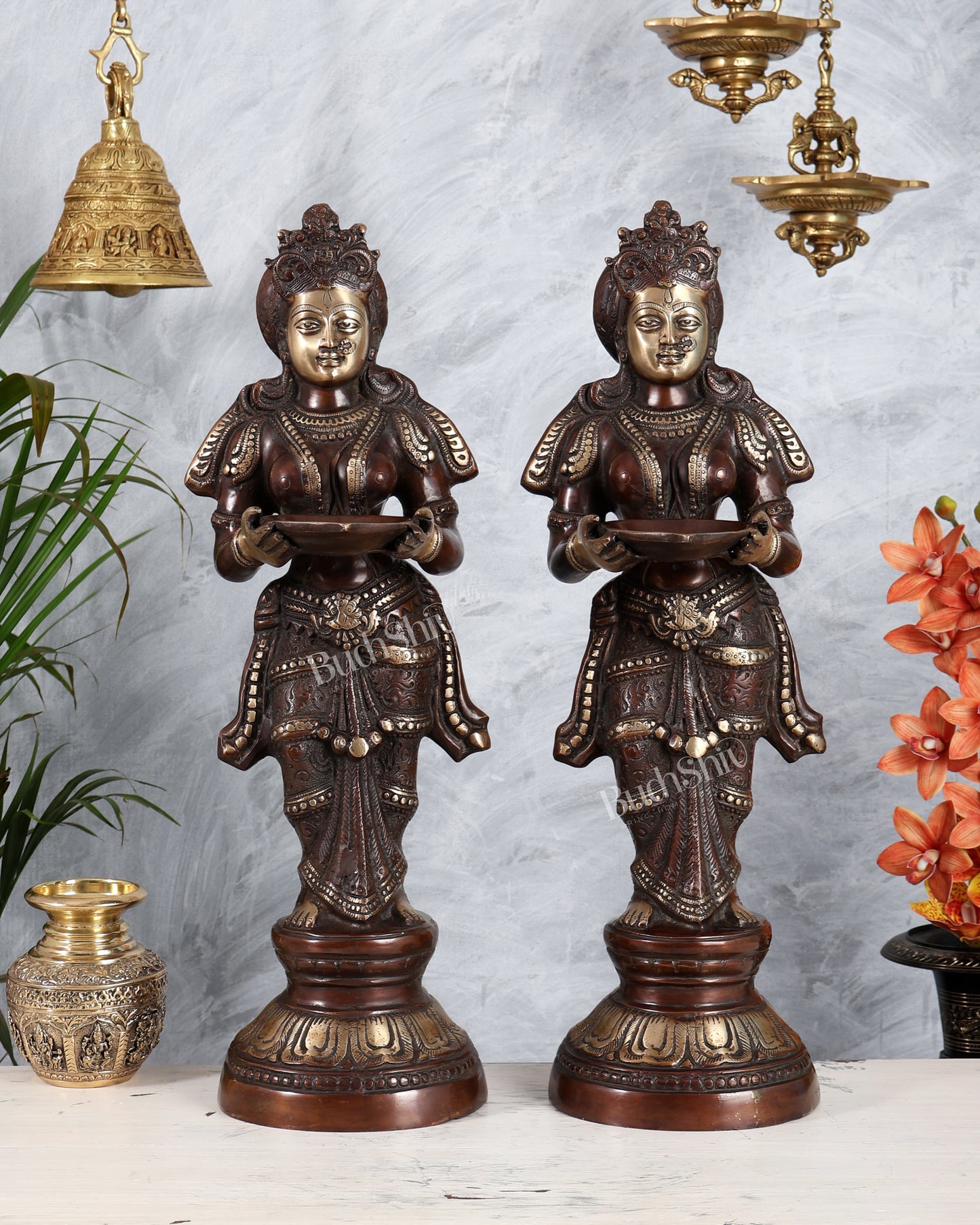 Brass Deep Lakshmi Pavaai Villaku 23" - Brown Gold