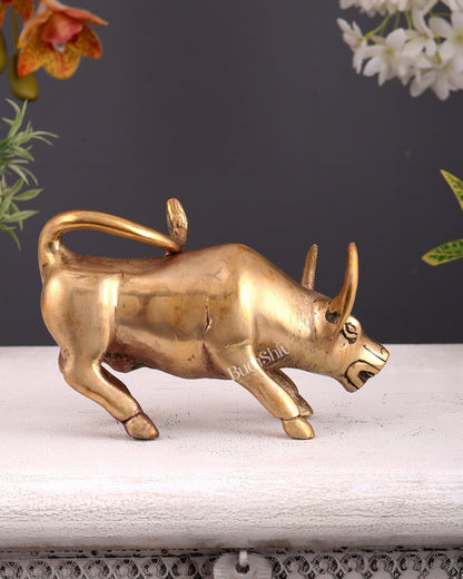 Brass Bull of Wall Street Charging Bull Showpiece – Vastu Gift for Stock Market Enthusiasts 7 Inch - Budhshiv.com