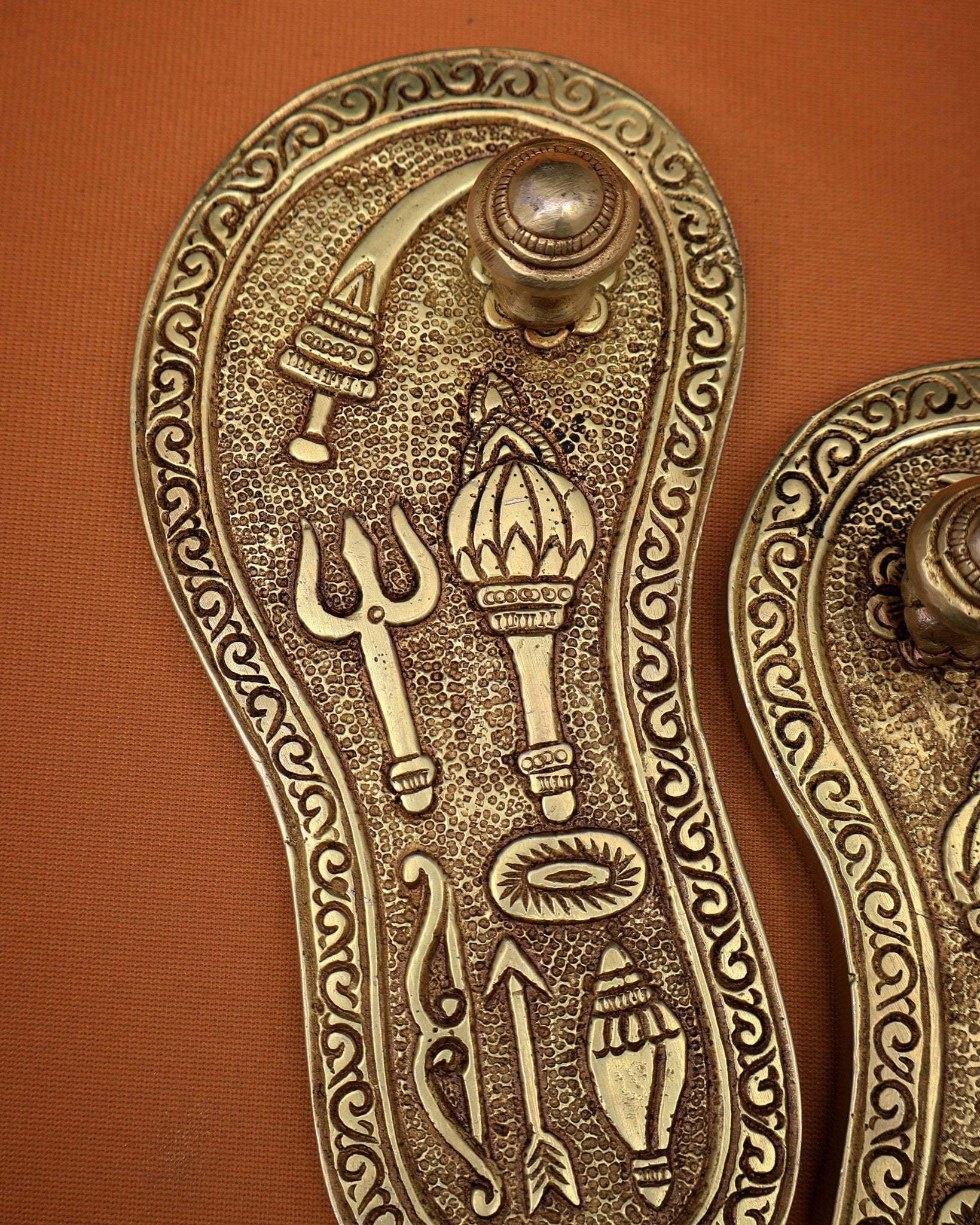 Brass Charan Paduka (Holy God’s Feet) – Kadau Design 6" - Budhshiv.com