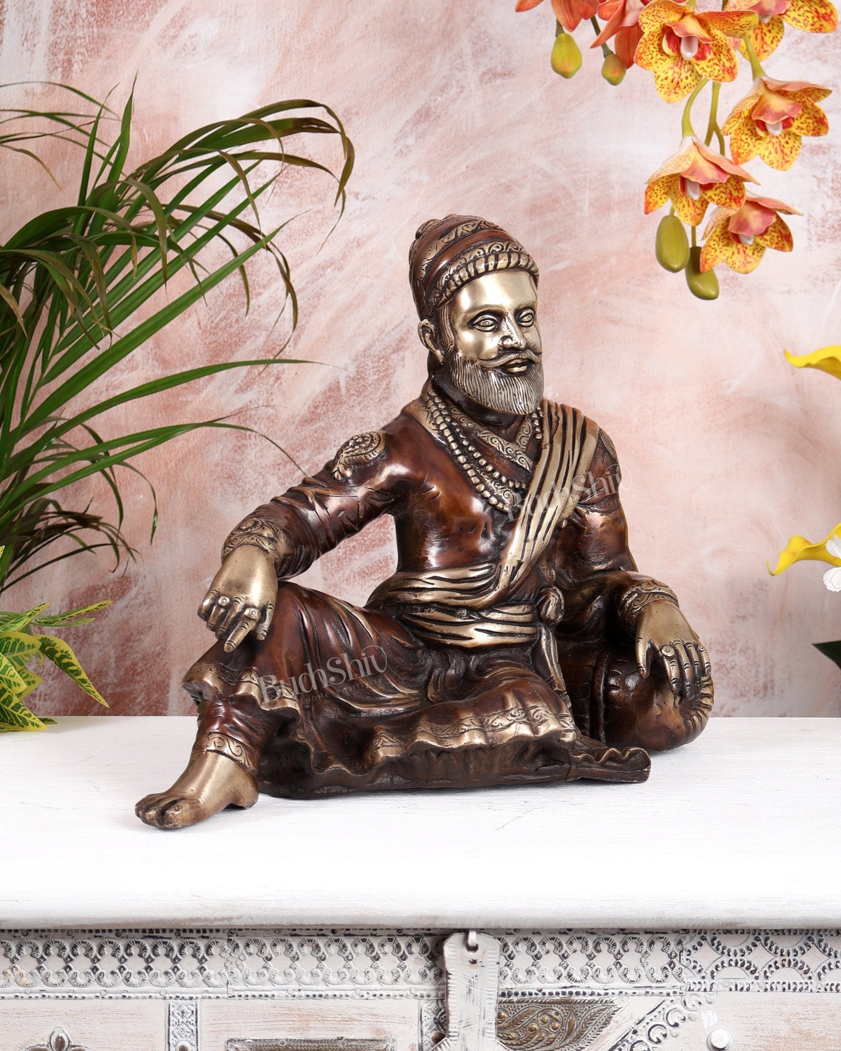 Brass Chhatrapati Shivaji Maharaj Resting Statue – Dual Tone Handcrafted Masterpiece (15 Inch) - Budhshiv.com