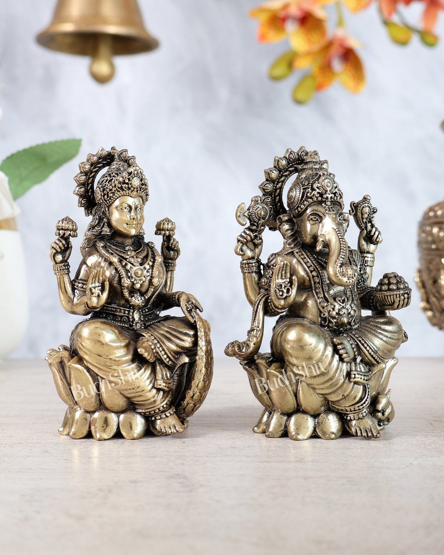Brass Ganesha Lakshmi Idol Set on Lotus | Auspicious Lakshmi Ganesh Murti for Puja 4" - Budhshiv.com