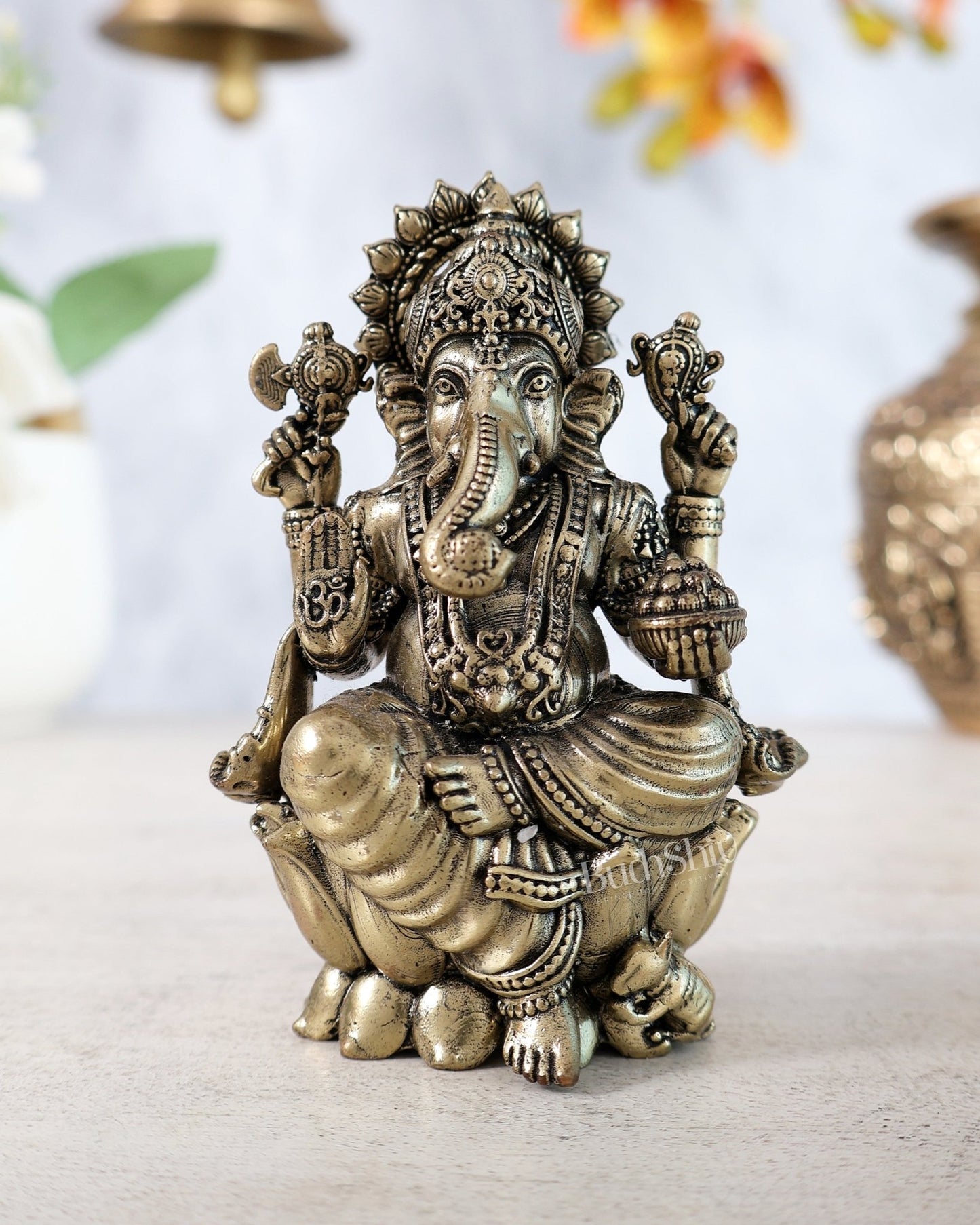 Brass Ganesha Lakshmi Idol Set on Lotus | Auspicious Lakshmi Ganesh Murti for Puja 4" - Budhshiv.com