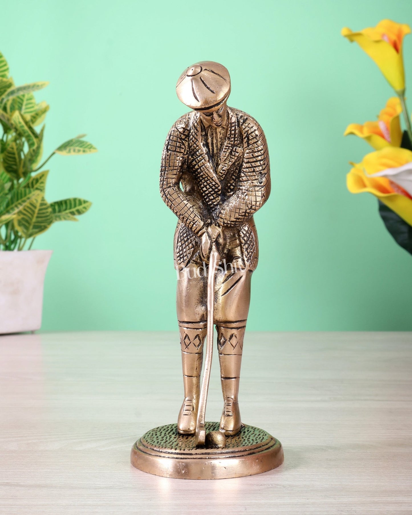 Brass golfer showpiece statue 8 inch - Budhshiv.com