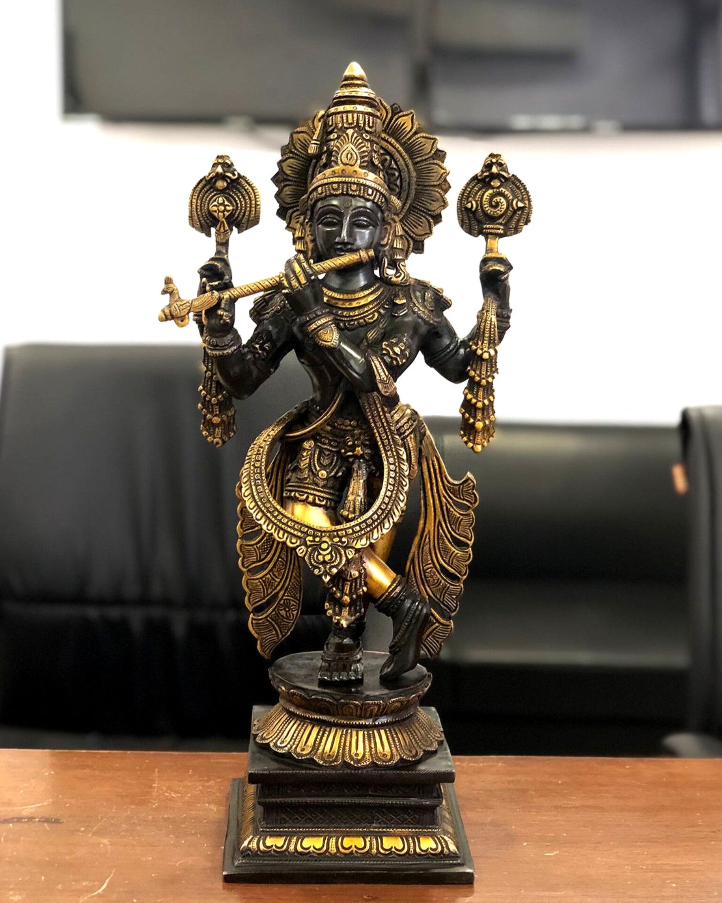 Brass Handcrafted Krishna Statue | 20 inch - Budhshiv.com