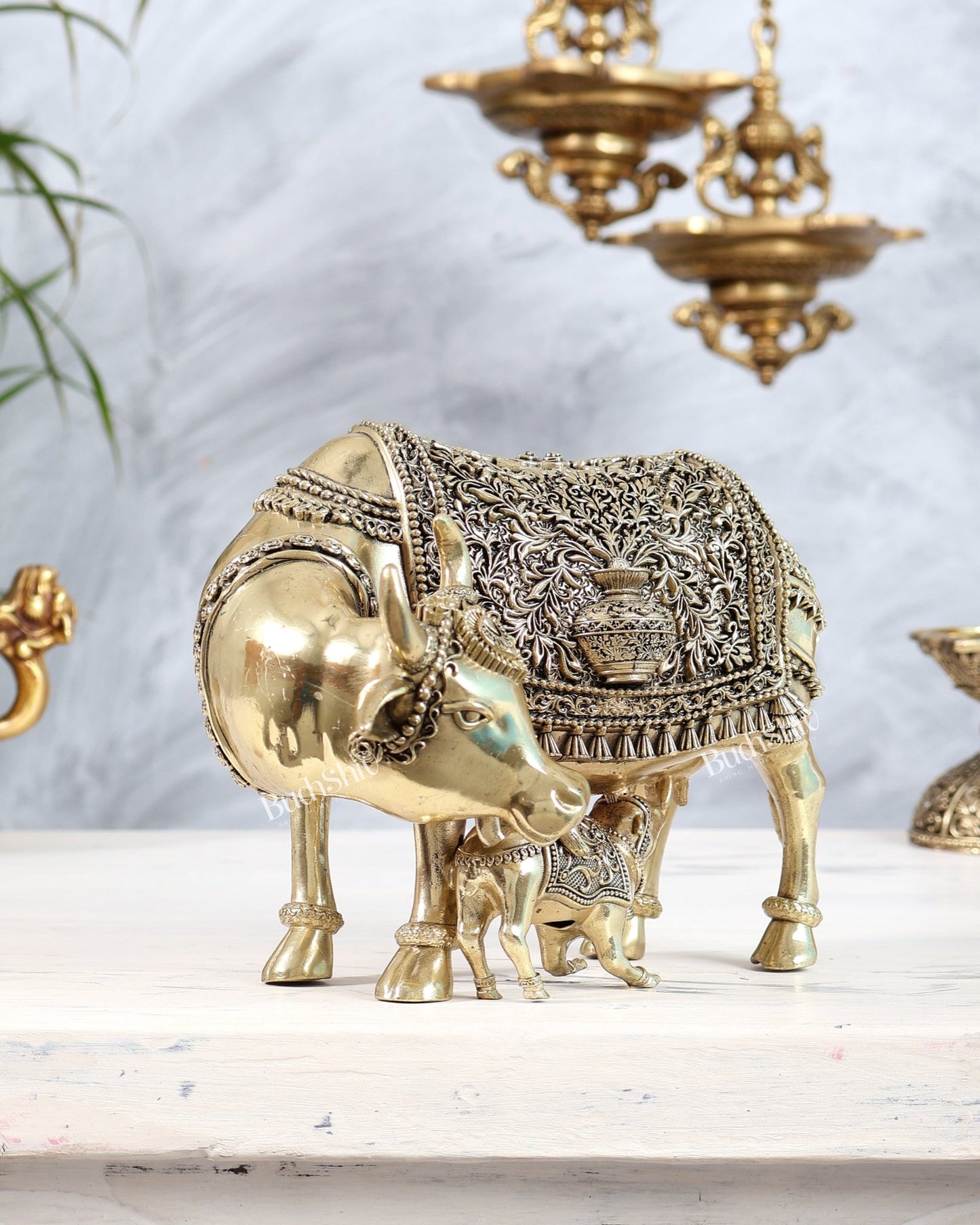 Brass Kamdhenu Cow with Calf Idol | Auspicious Cow & Calf Statue with Kalash Carvings 6.5" - Budhshiv.com