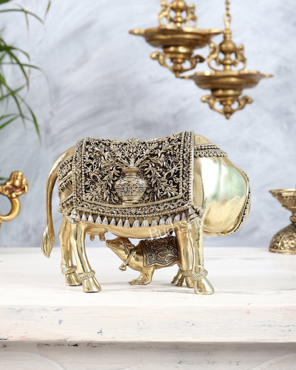 Brass Kamdhenu Cow with Calf Idol | Auspicious Cow & Calf Statue with Kalash Carvings 6.5" - Budhshiv.com