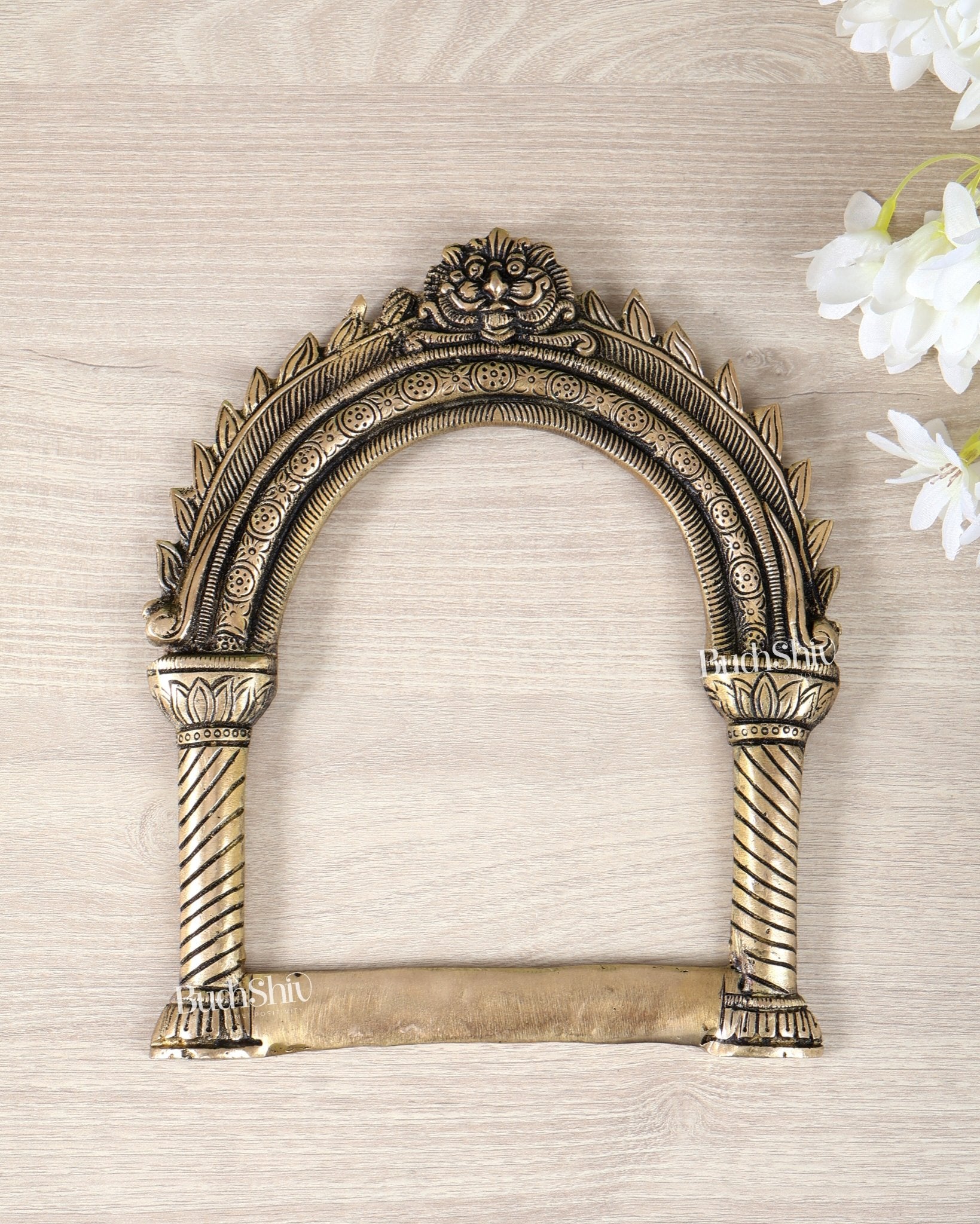 Brass Kirtimukha Design Prabhavali – 9.5 Inch Sacred Temple Arch Frame (1.11 KG) - Budhshiv.com