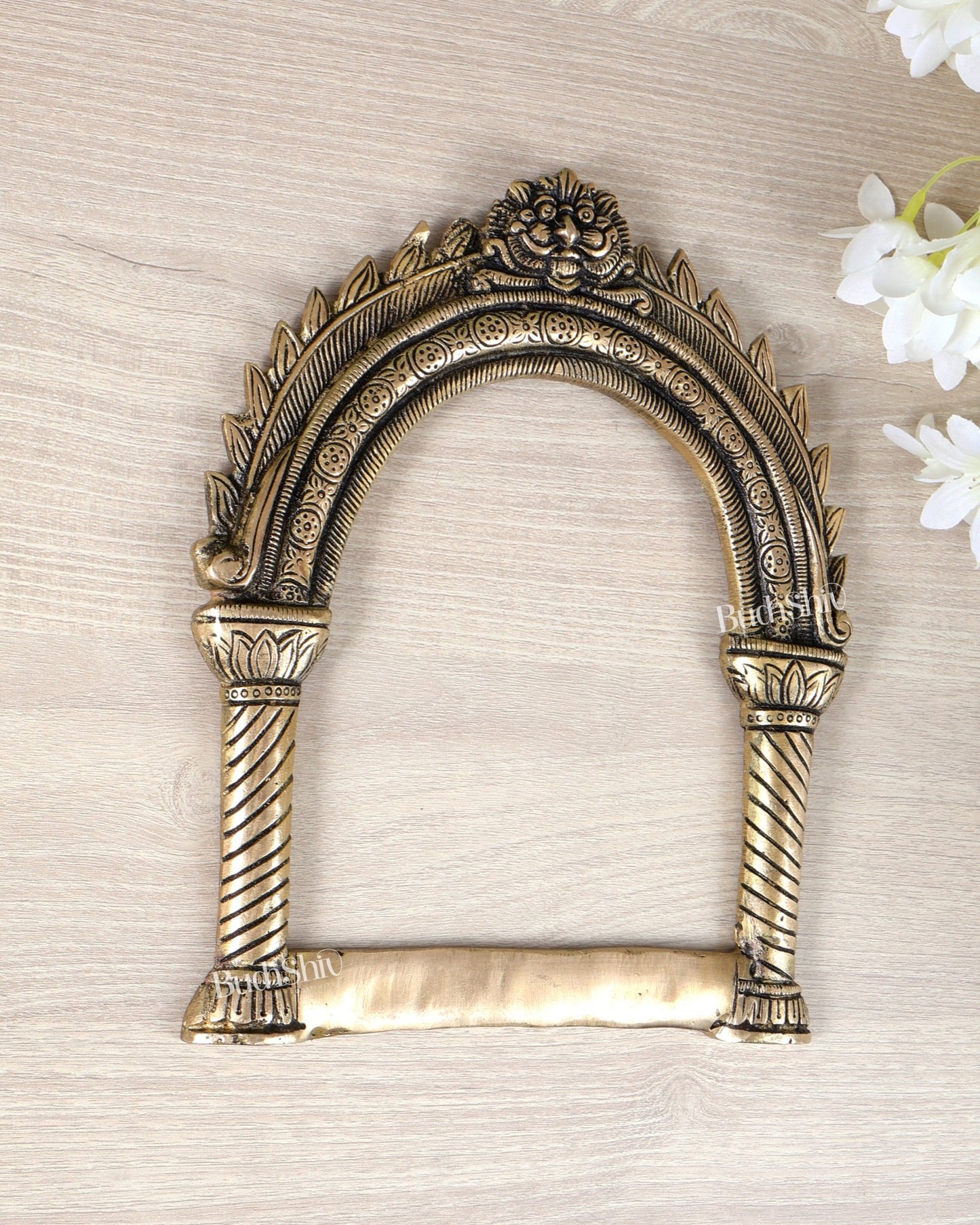 Brass Kirtimukha Design Prabhavali – 9.5 Inch Sacred Temple Arch Frame (1.11 KG) - Budhshiv.com