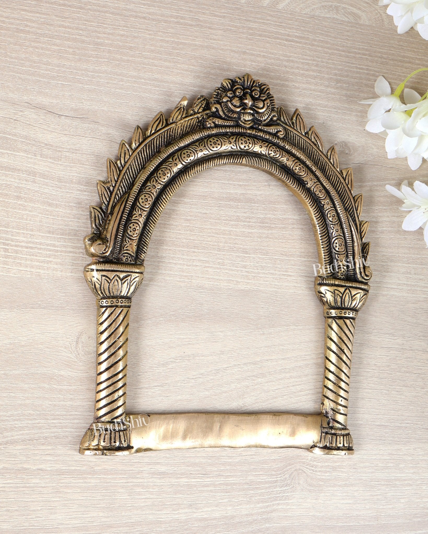 Brass Kirtimukha Design Prabhavali – 9.5 Inch Sacred Temple Arch Frame (1.11 KG) - Budhshiv.com