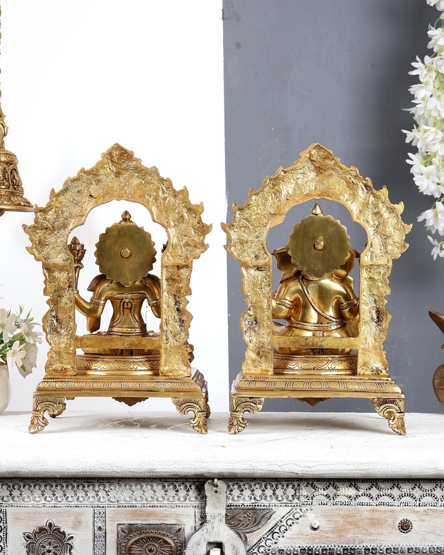 Brass Lakshmi Ganesha with Prabhavali Idol – Handcrafted Temple Sculpture 14 inch - Budhshiv.com