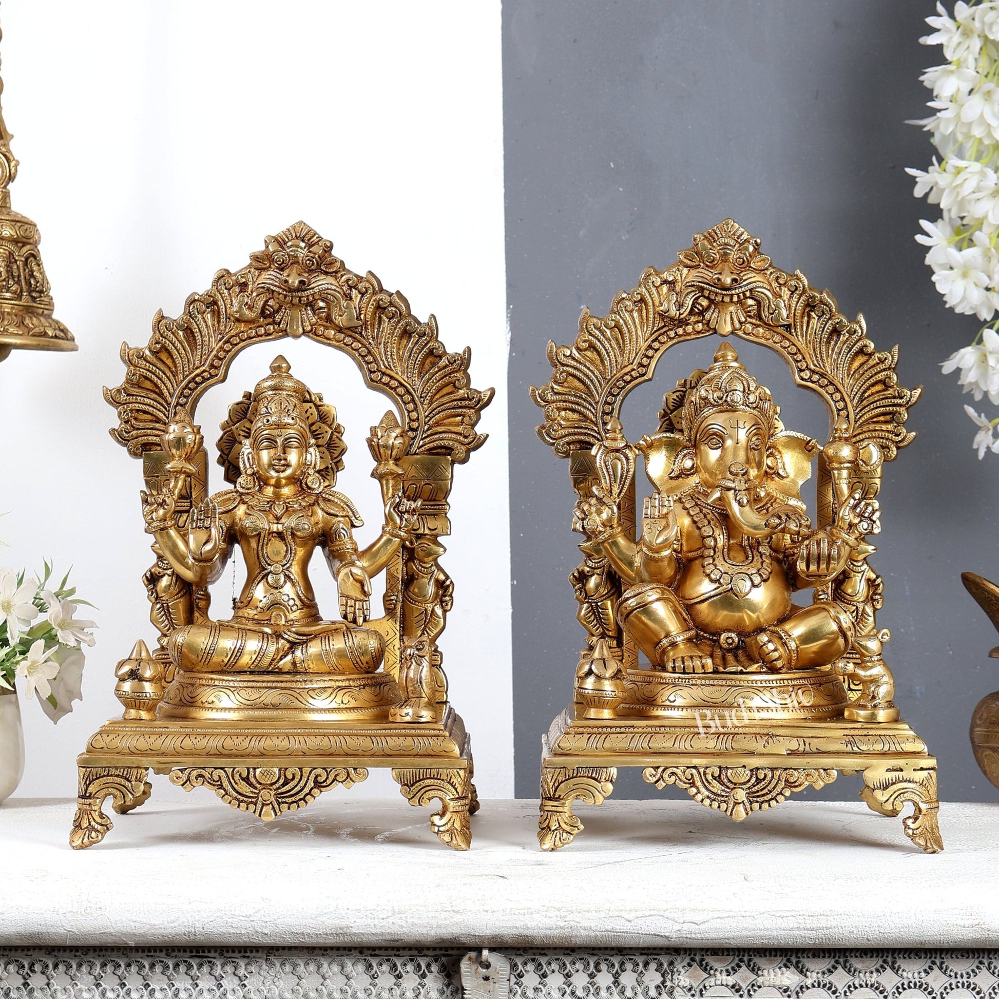 Brass Lakshmi Ganesha with Prabhavali Idol – Handcrafted Temple Sculpture 14 inch - Budhshiv.com