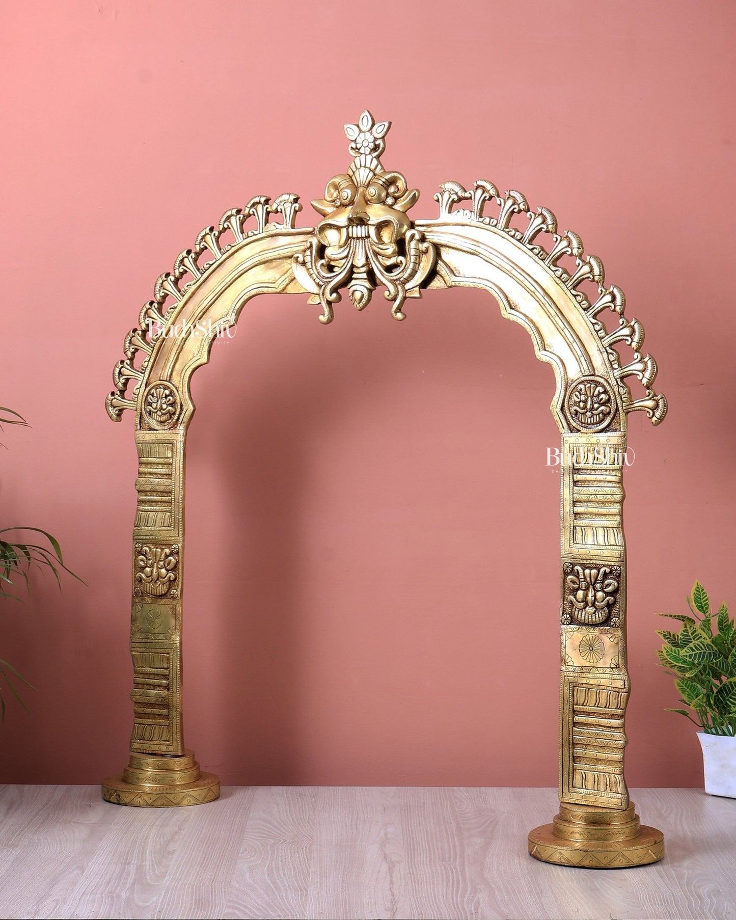 Brass Large Kirtimukha Prabhavali Arch Frame (37 Inch, 22.6 Kg) - Budhshiv.com