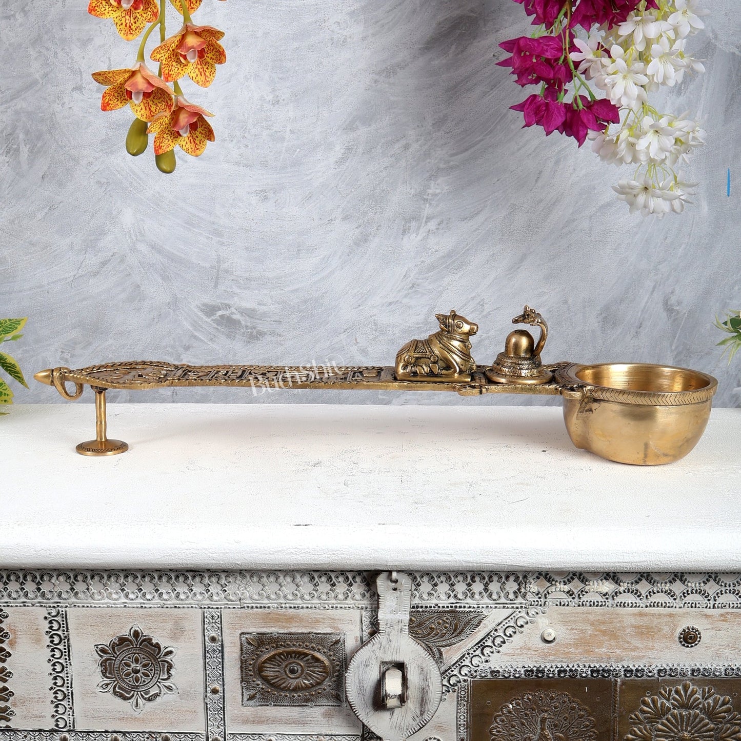Brass Large Nandi Havan Spoon with Shiva Lingam – Handcrafted Vedic Ritual Collectible - Budhshiv.com