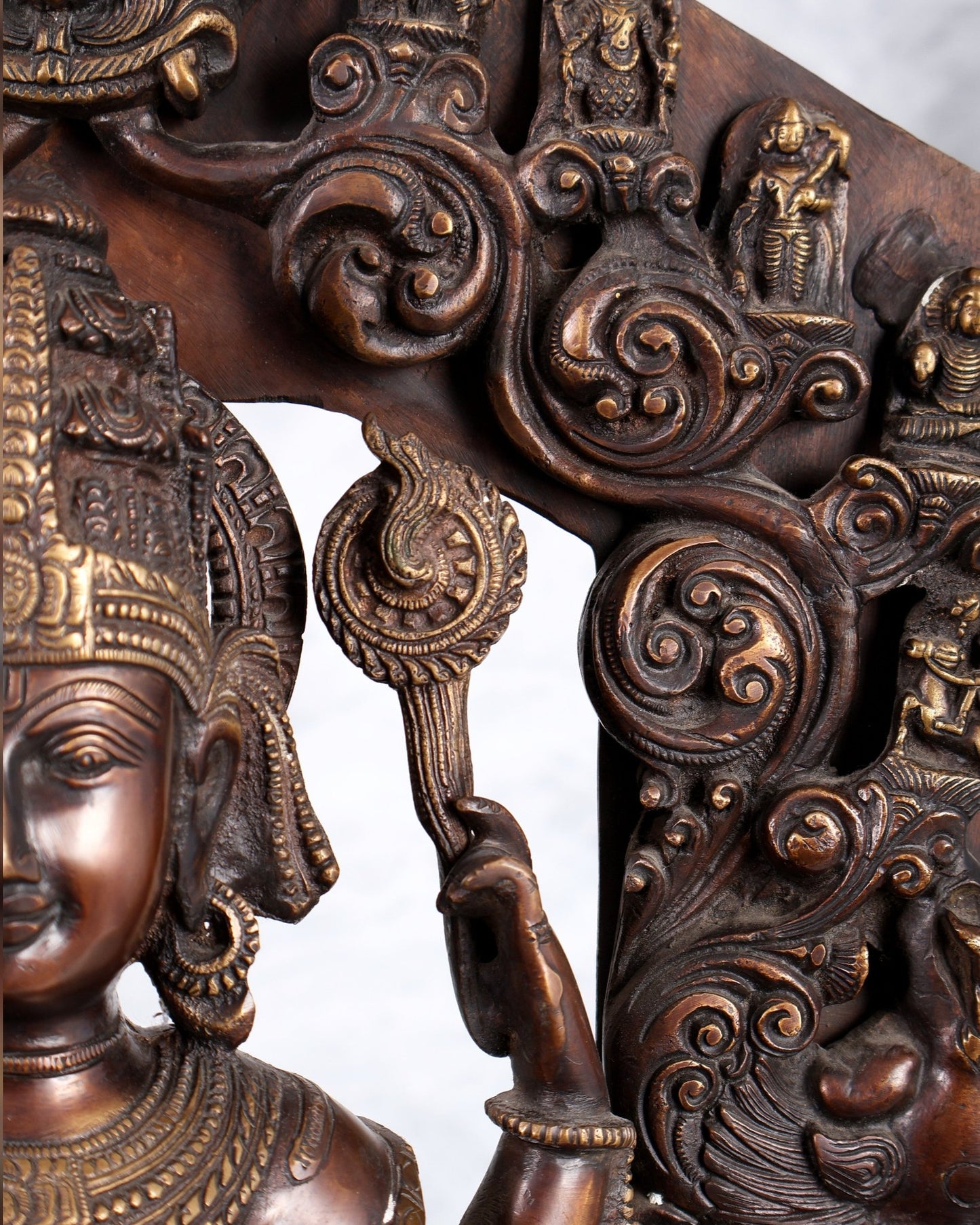 Brass Lord Vishnu Superfine Statue 29" with dashavatar Prabhavali - Budhshiv.com