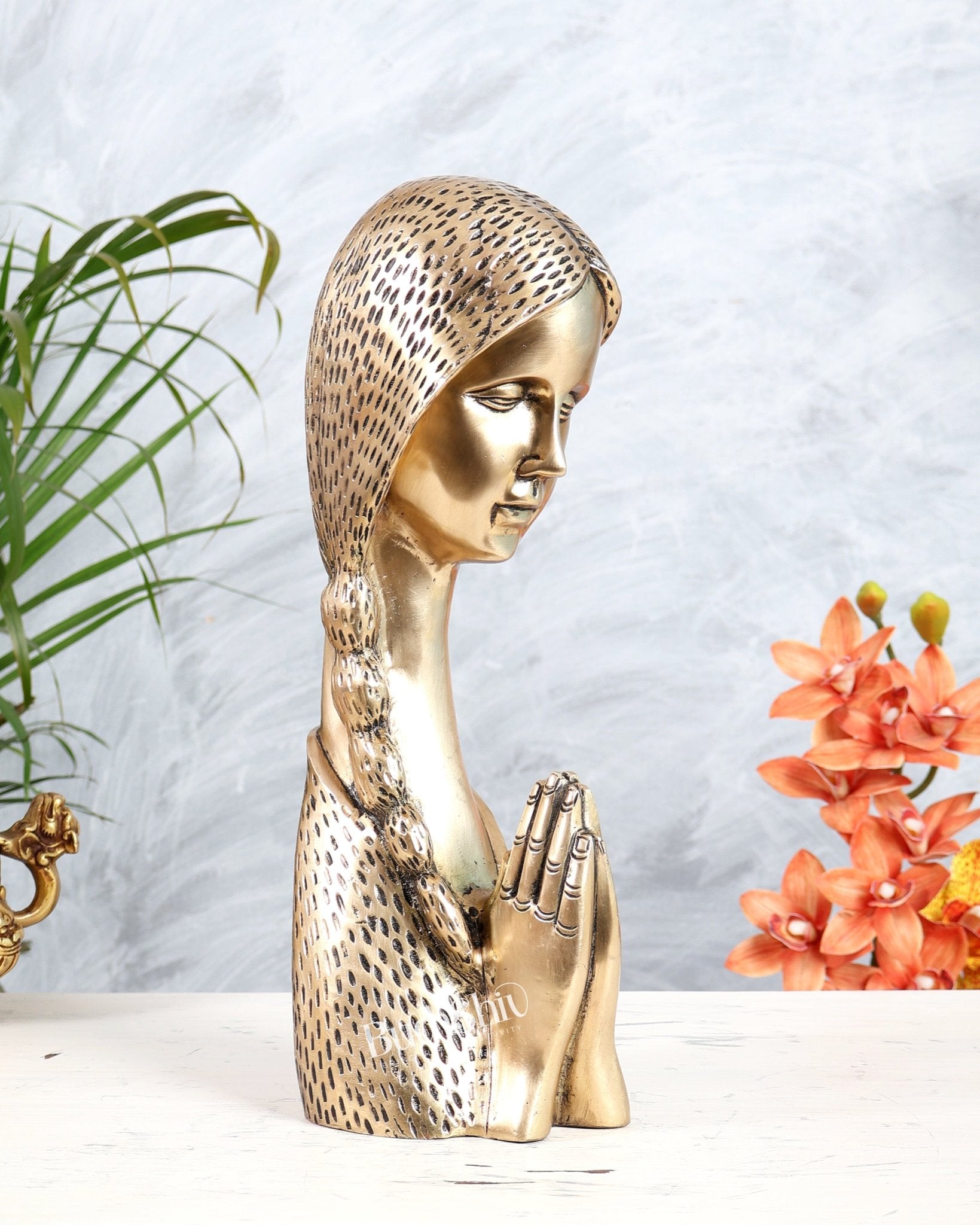 Brass Namaste Lady Welcome Statue | Traditional Indian Greeting Sculpture 13" - Budhshiv.com