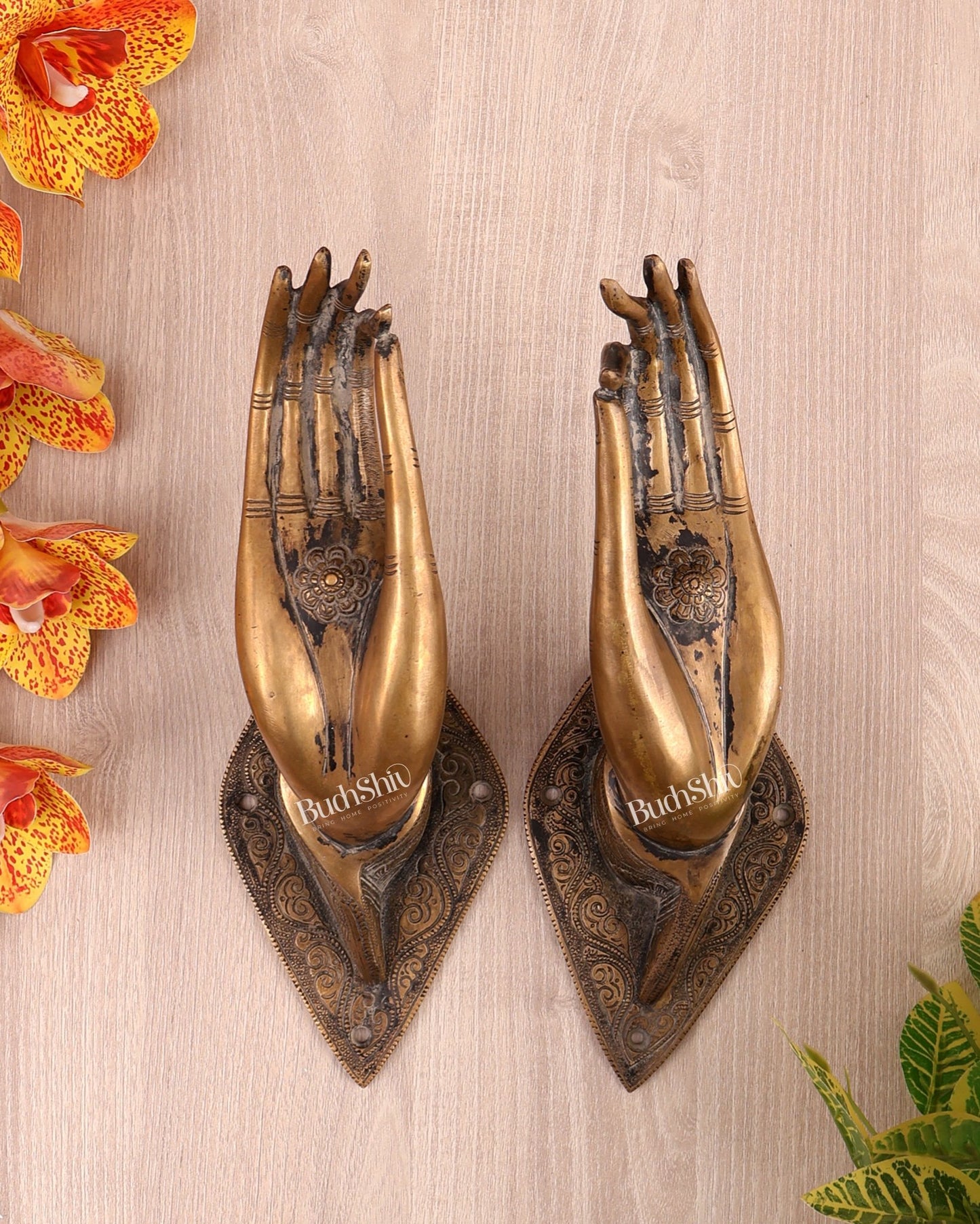 Brass Pair of Hands Door Handles / Wall Hangings – Vintage Finish Decorative Hardware Set (10.5 Inches) - Budhshiv.com