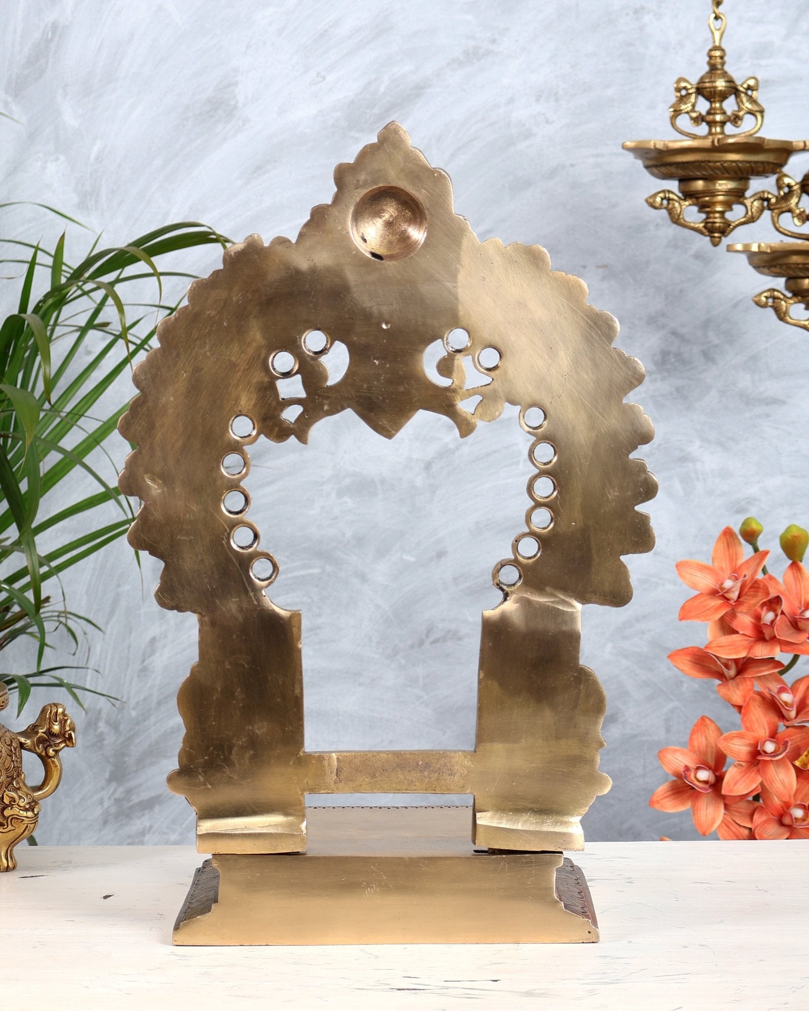 Brass Singhasan Peetha with Kirtimukha Prabhavali | Temple Throne for God Idols 16.5" - Budhshiv.com