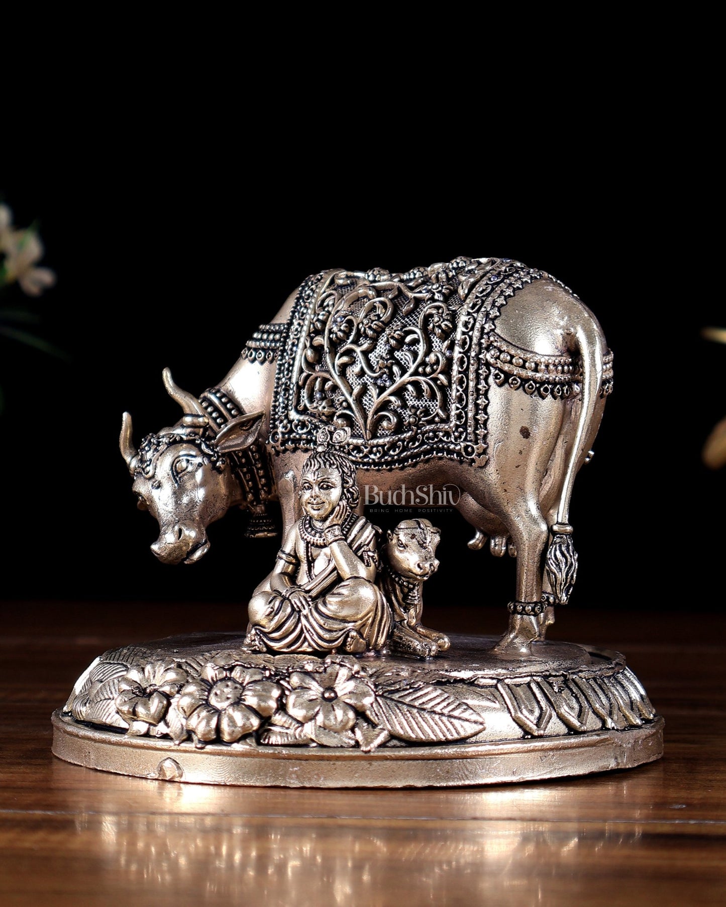 Brass Superfine Baby Krishna with Kamdhenu Cow & Calf - Budhshiv.com