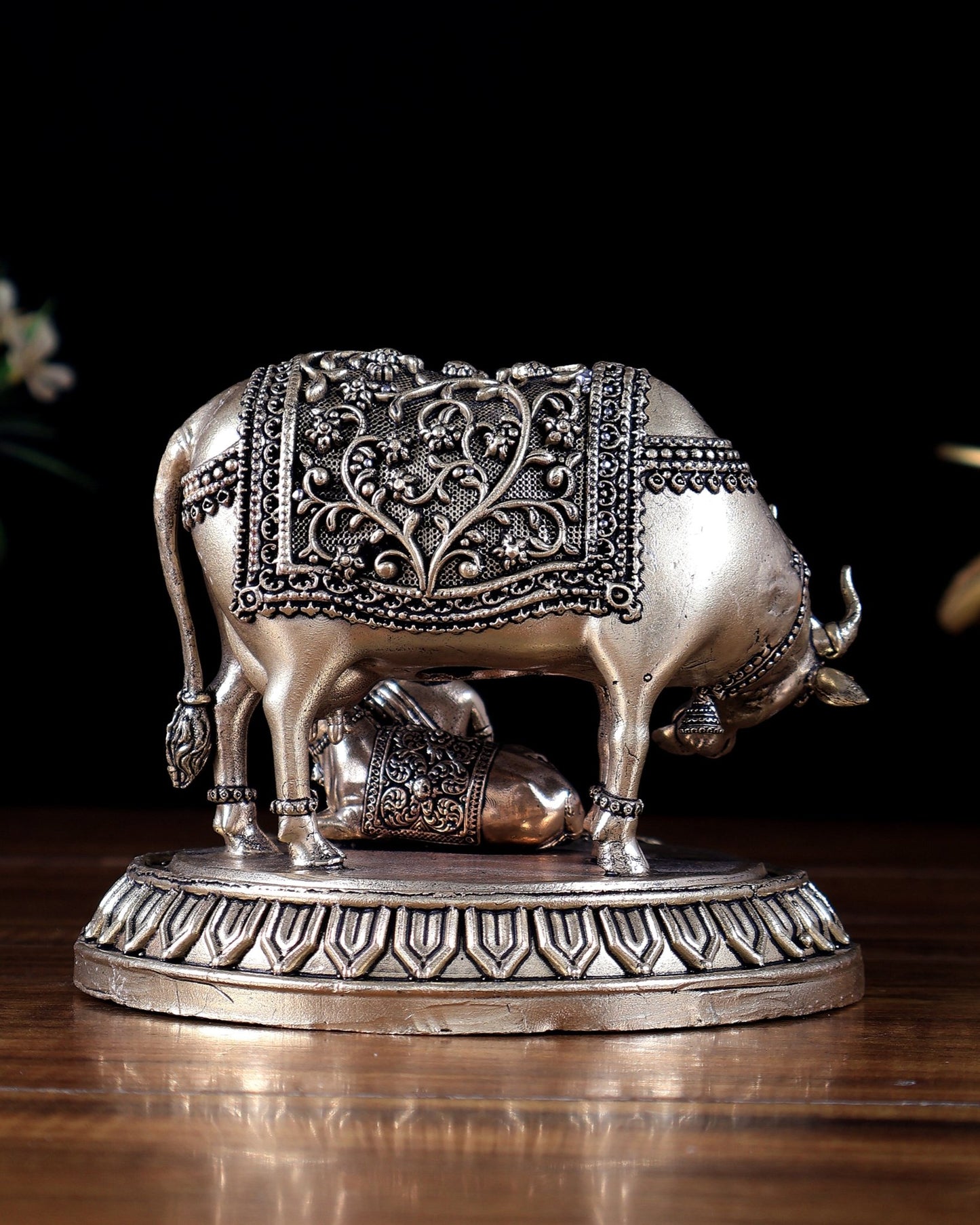 Brass Superfine Baby Krishna with Kamdhenu Cow & Calf - Budhshiv.com